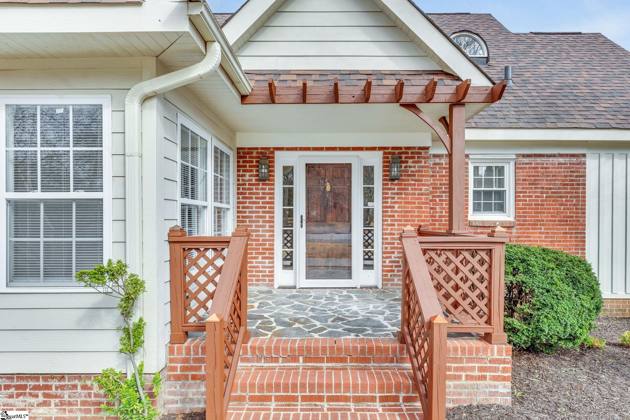 21 Fore Avenue Greenville, SC 29607-3217
