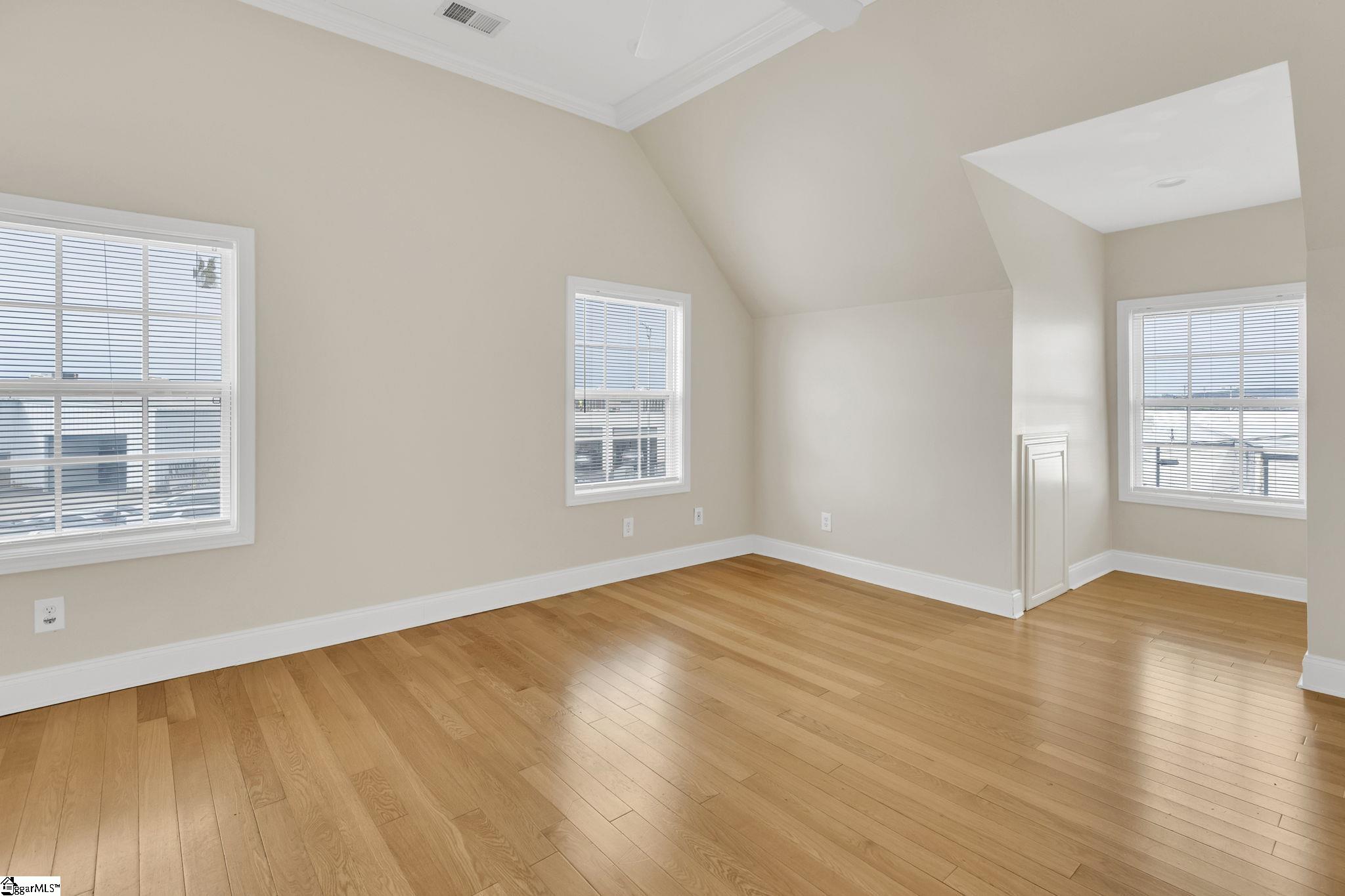 21 Fore Avenue Greenville, SC 29607-3217