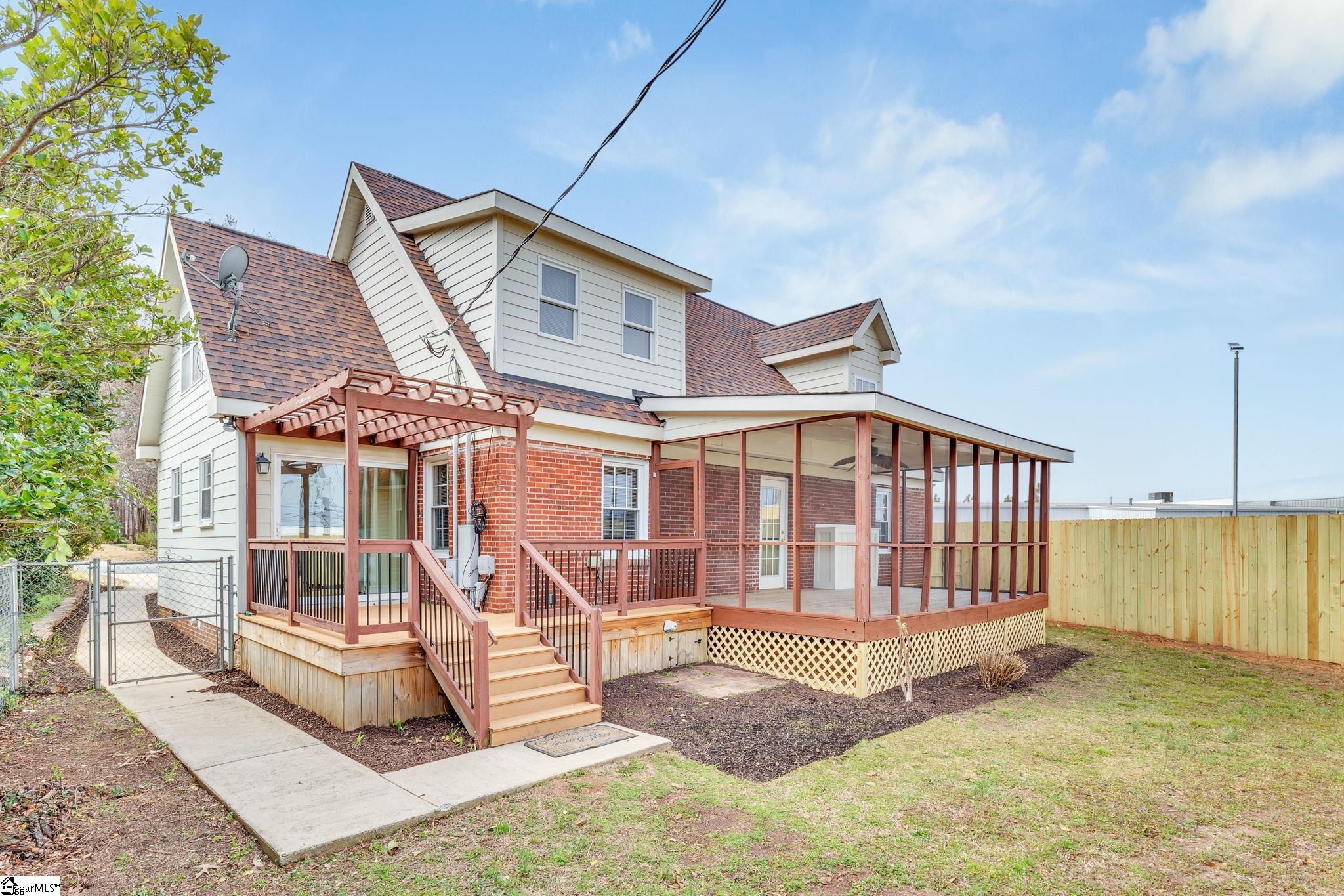 21 Fore Avenue Greenville, SC 29607-3217