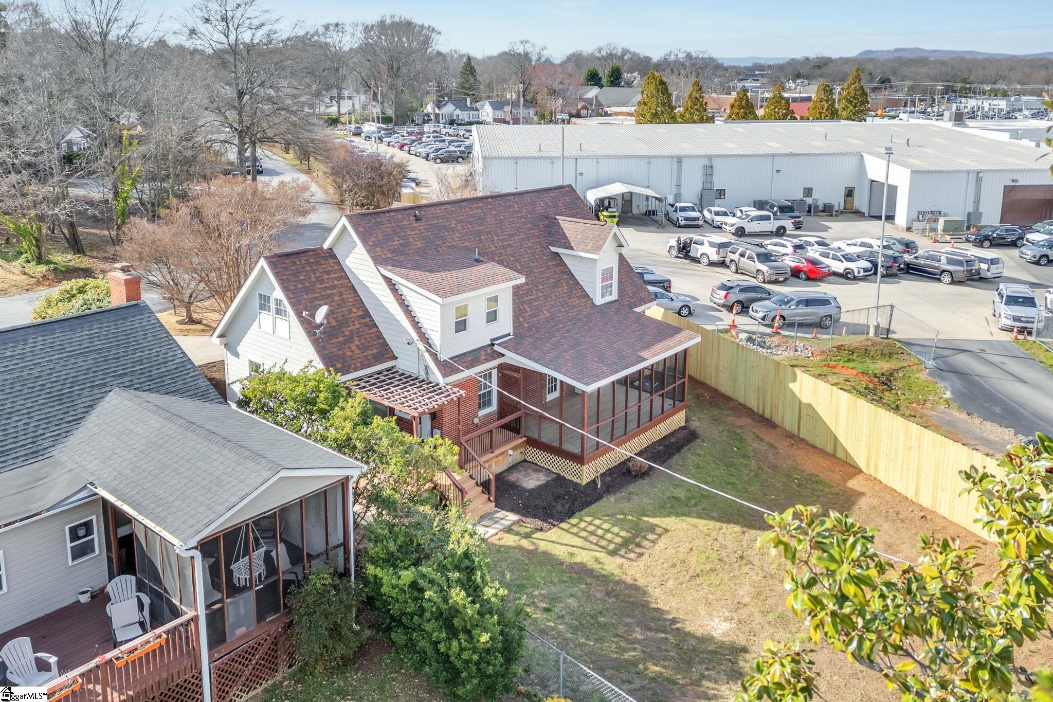 21 Fore Avenue Greenville, SC 29607-3217