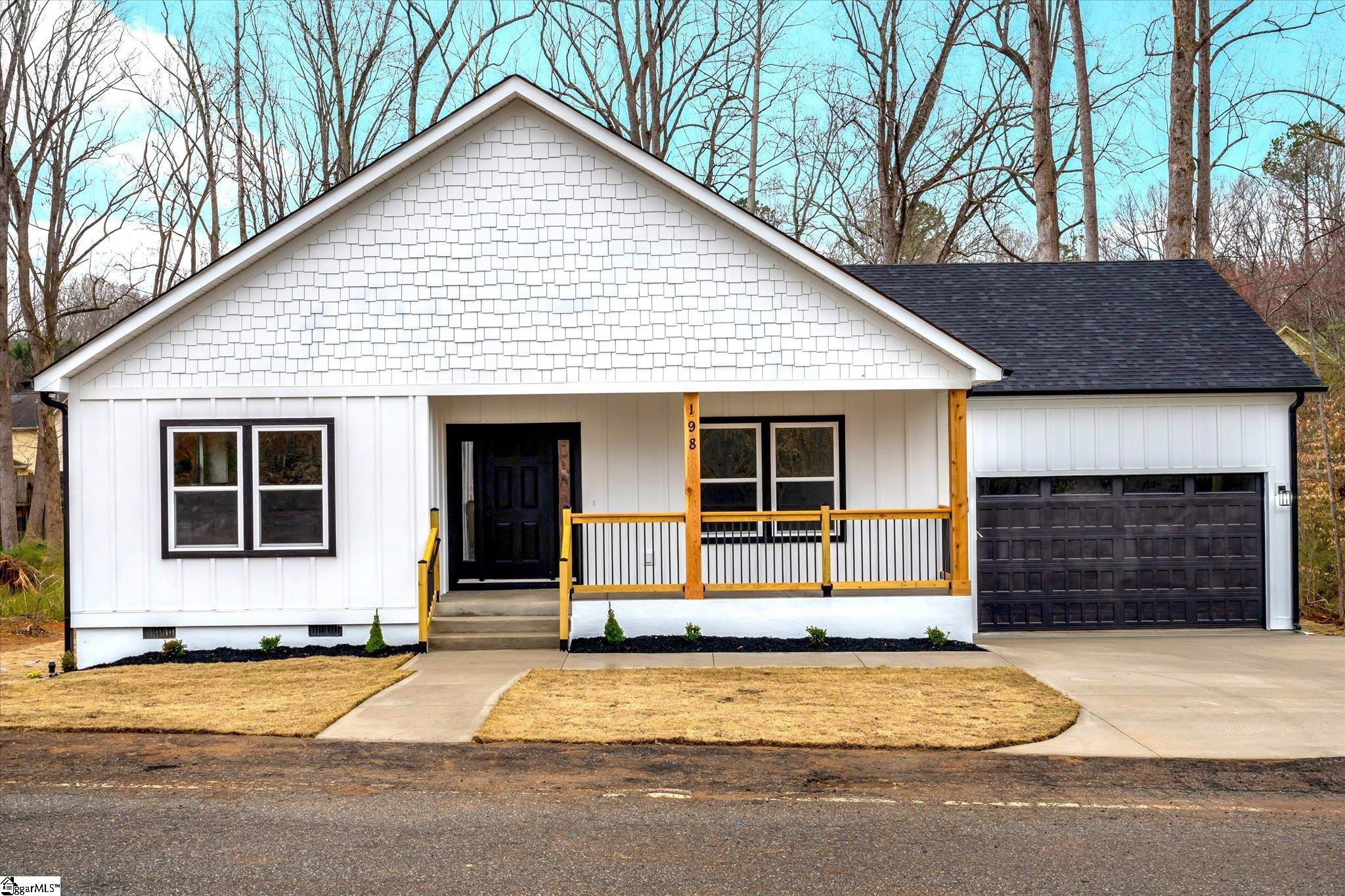 198 Saratoga Avenue Spartanburg, SC 29302