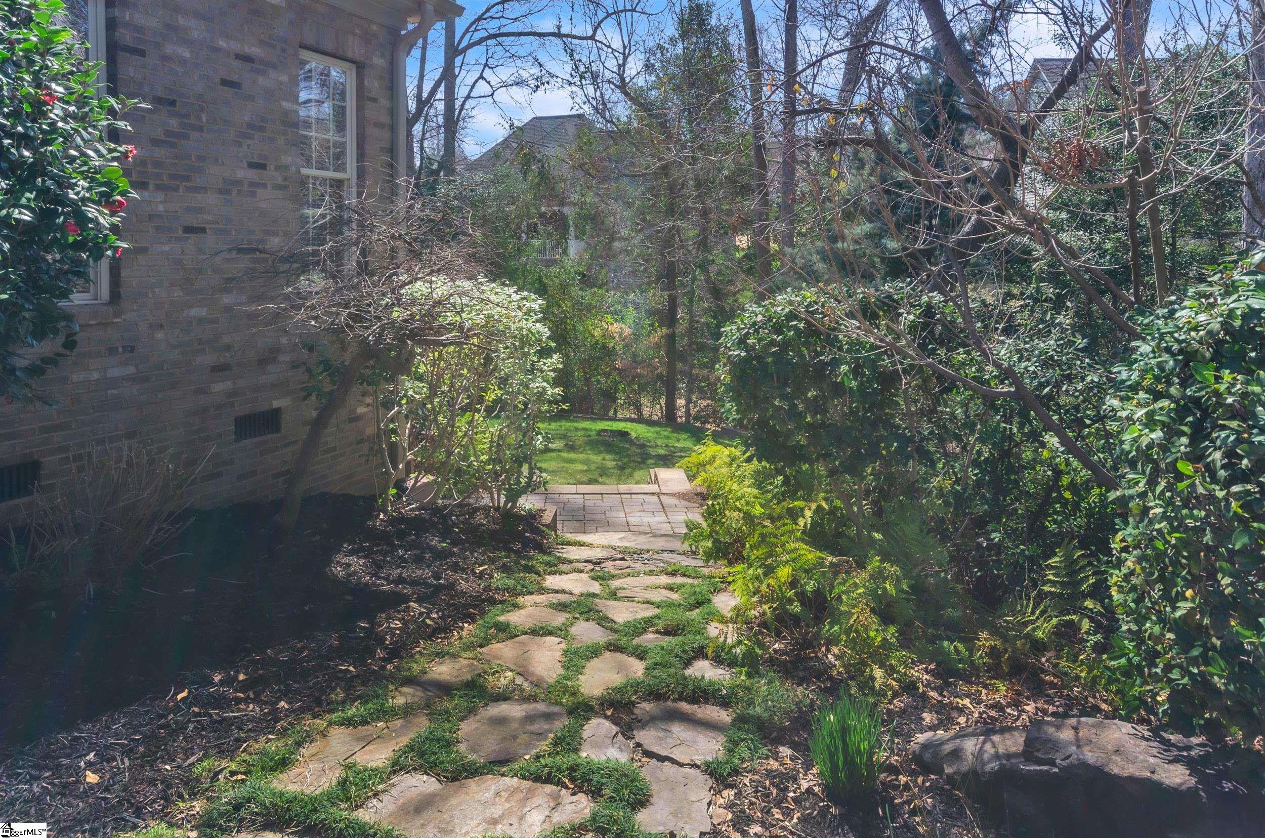 206 Waverly Hall Lane Simpsonville, SC 29681