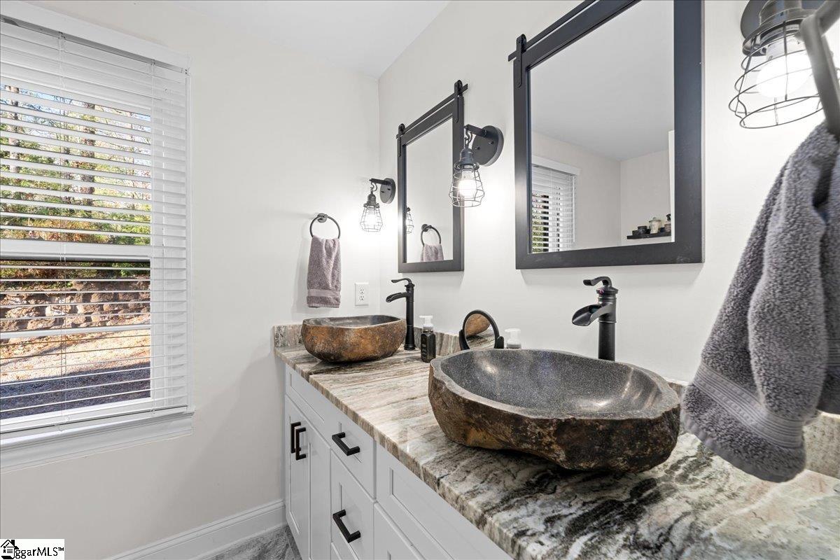 693 W. Cove Drive Mountain Rest, SC 29664-9599