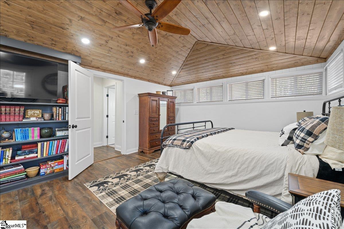693 W. Cove Drive Mountain Rest, SC 29664-9599