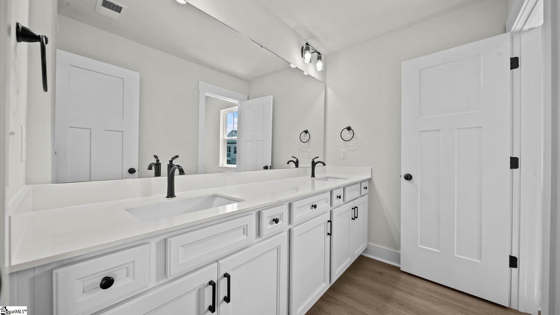 936 Diane Lane Moore, SC 29369
