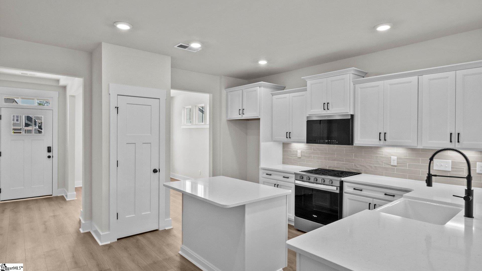 936 Diane Lane Moore, SC 29369