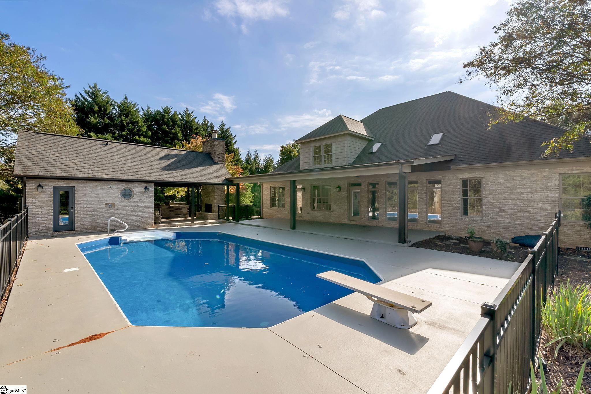 24 Bay Point Way Taylors, SC 29687
