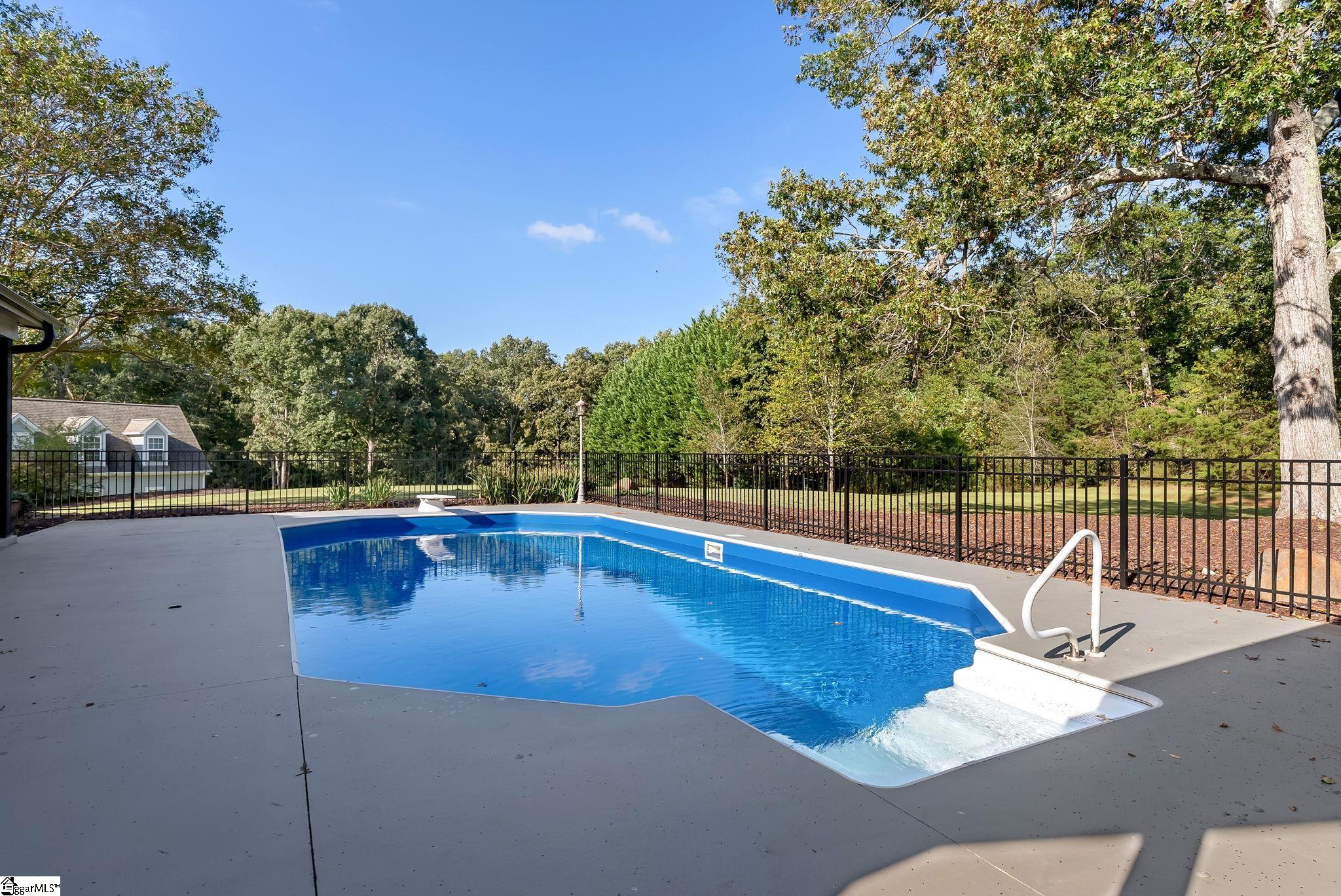 24 Bay Point Way Taylors, SC 29687