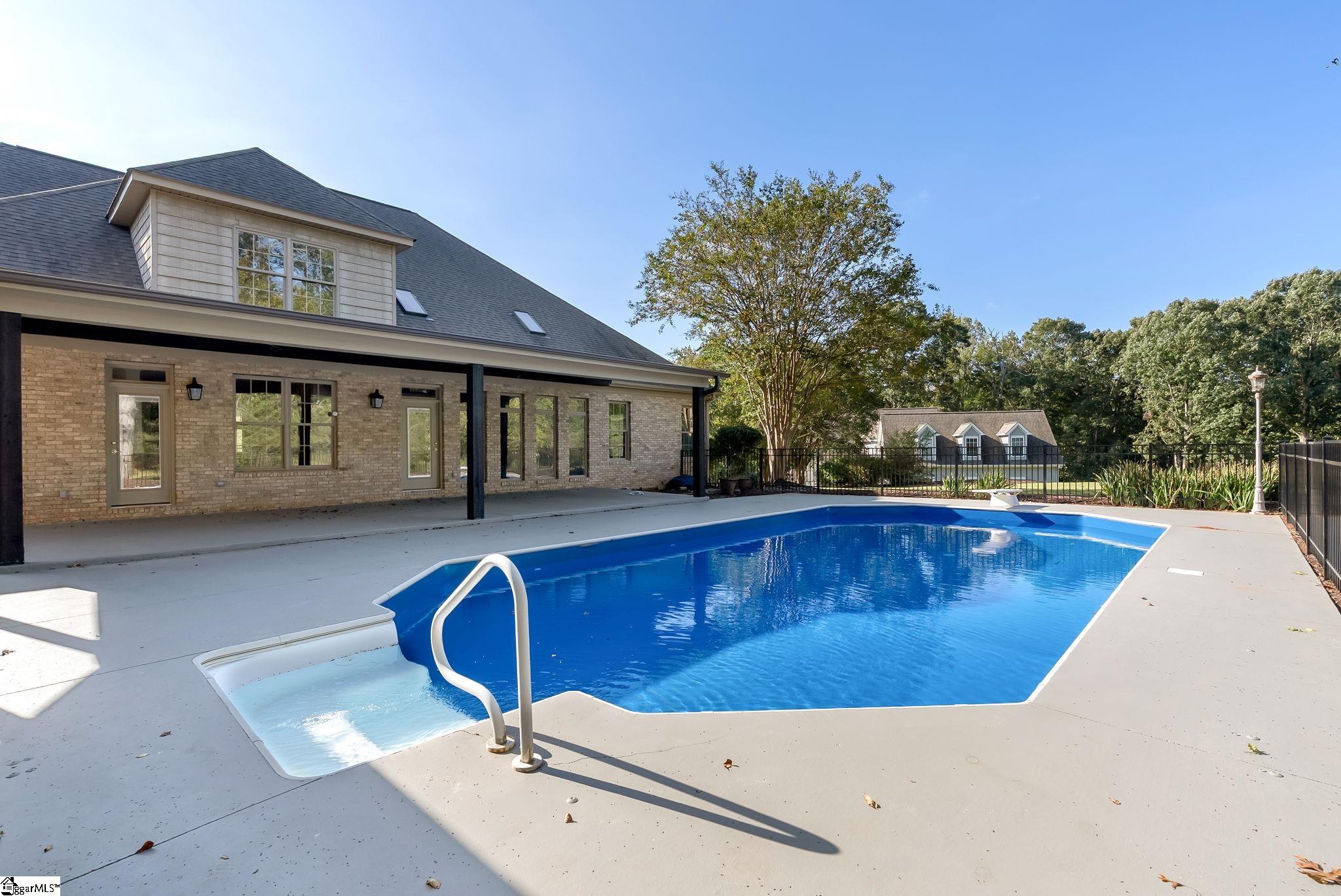 24 Bay Point Way Taylors, SC 29687