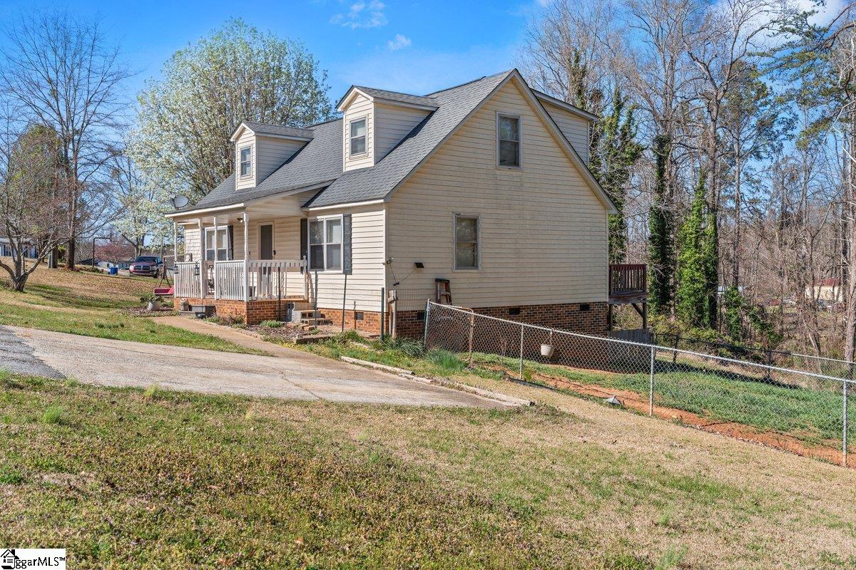 100 Oak Springs Court Easley, SC 29640