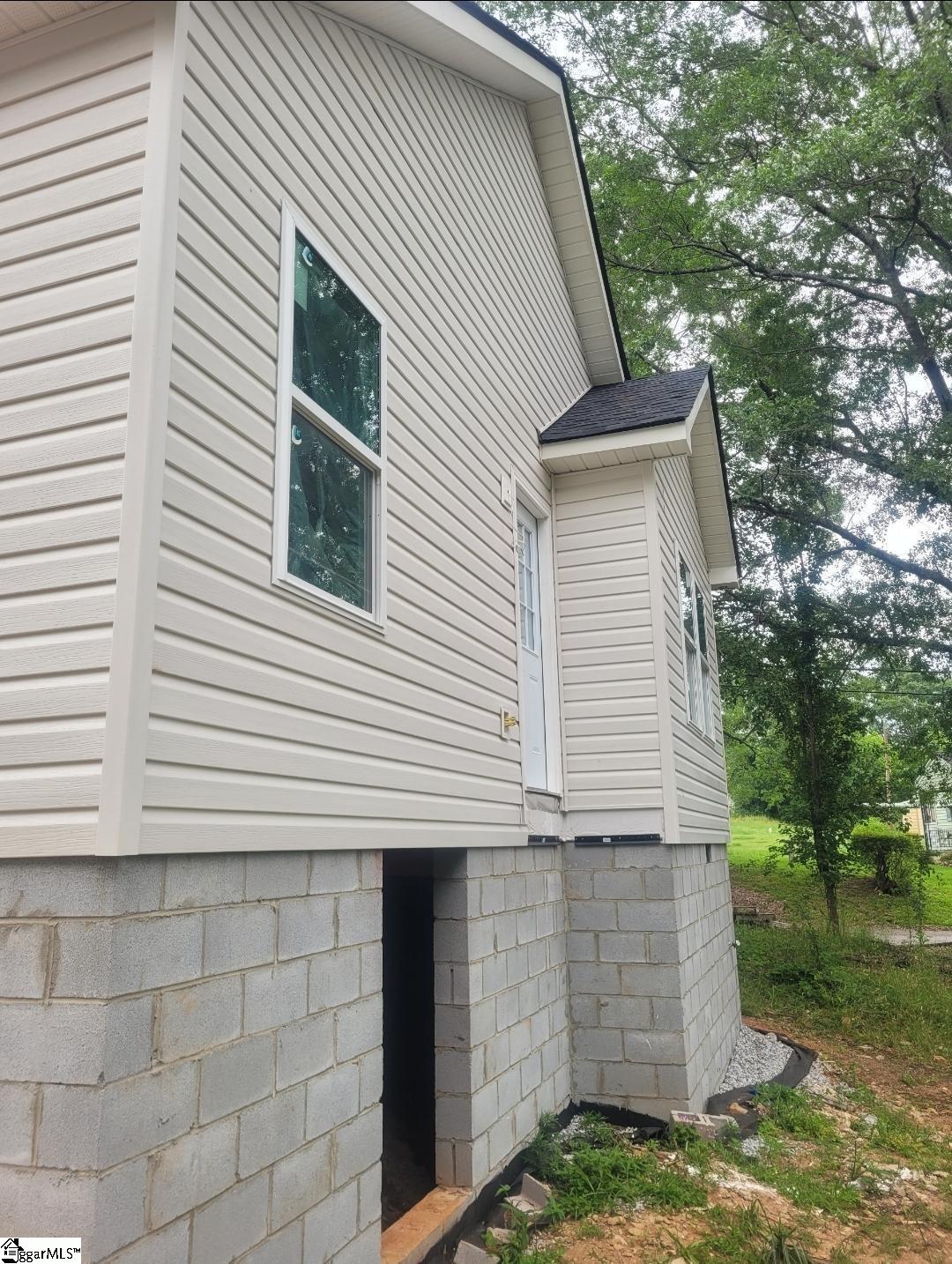 200 Broadus Street Greer, SC 29651