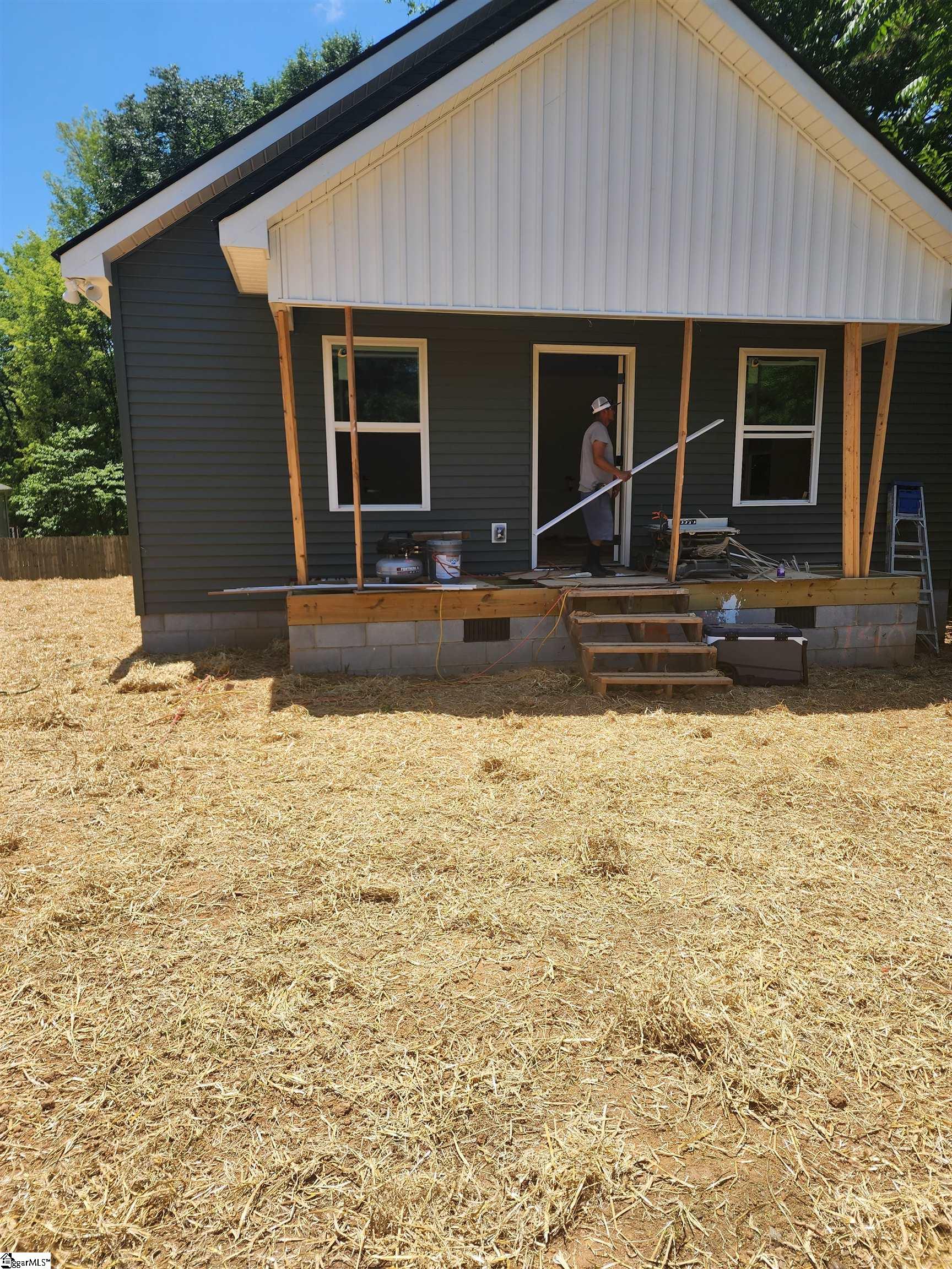 140 Broadus Street Greer, SC 29651