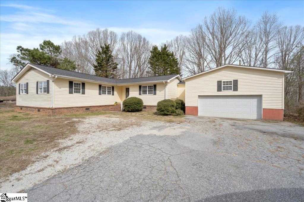 541 Hunts Bridge Road Easley, SC 29640