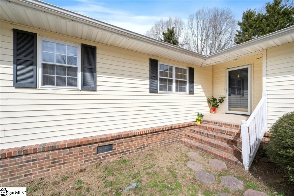 541 Hunts Bridge Road Easley, SC 29640