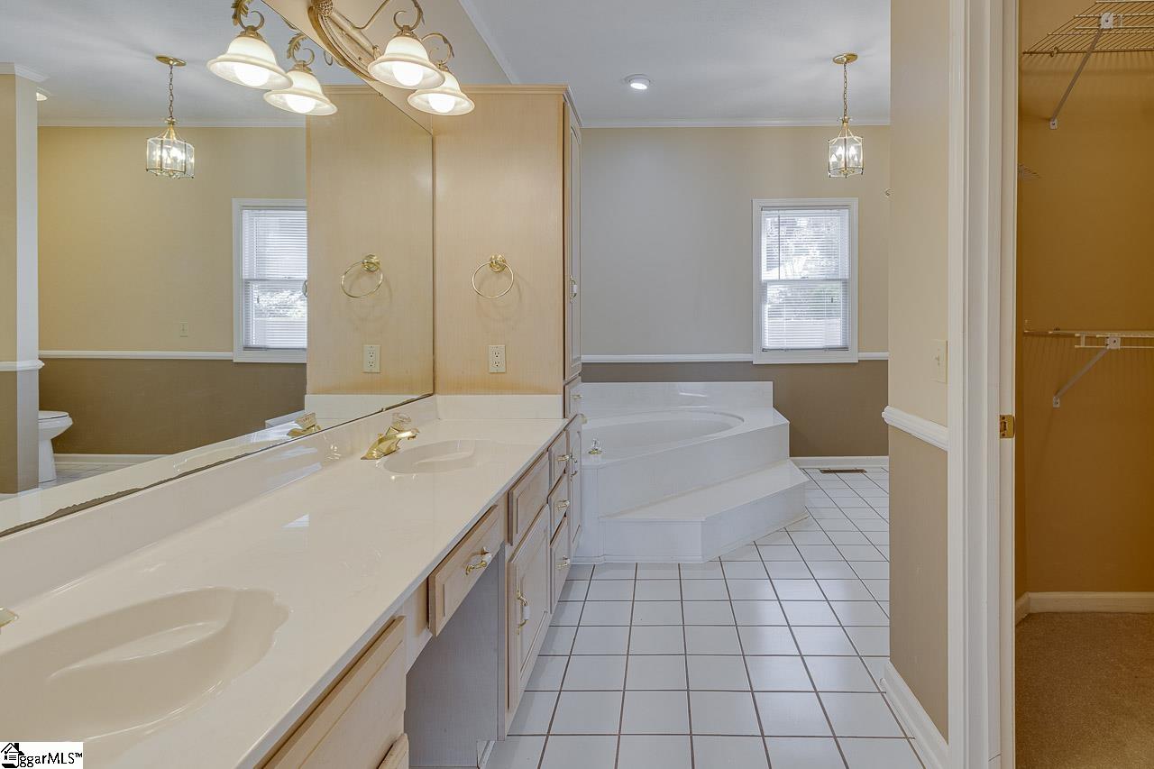 10 Gangway Lane Salem, SC 29676