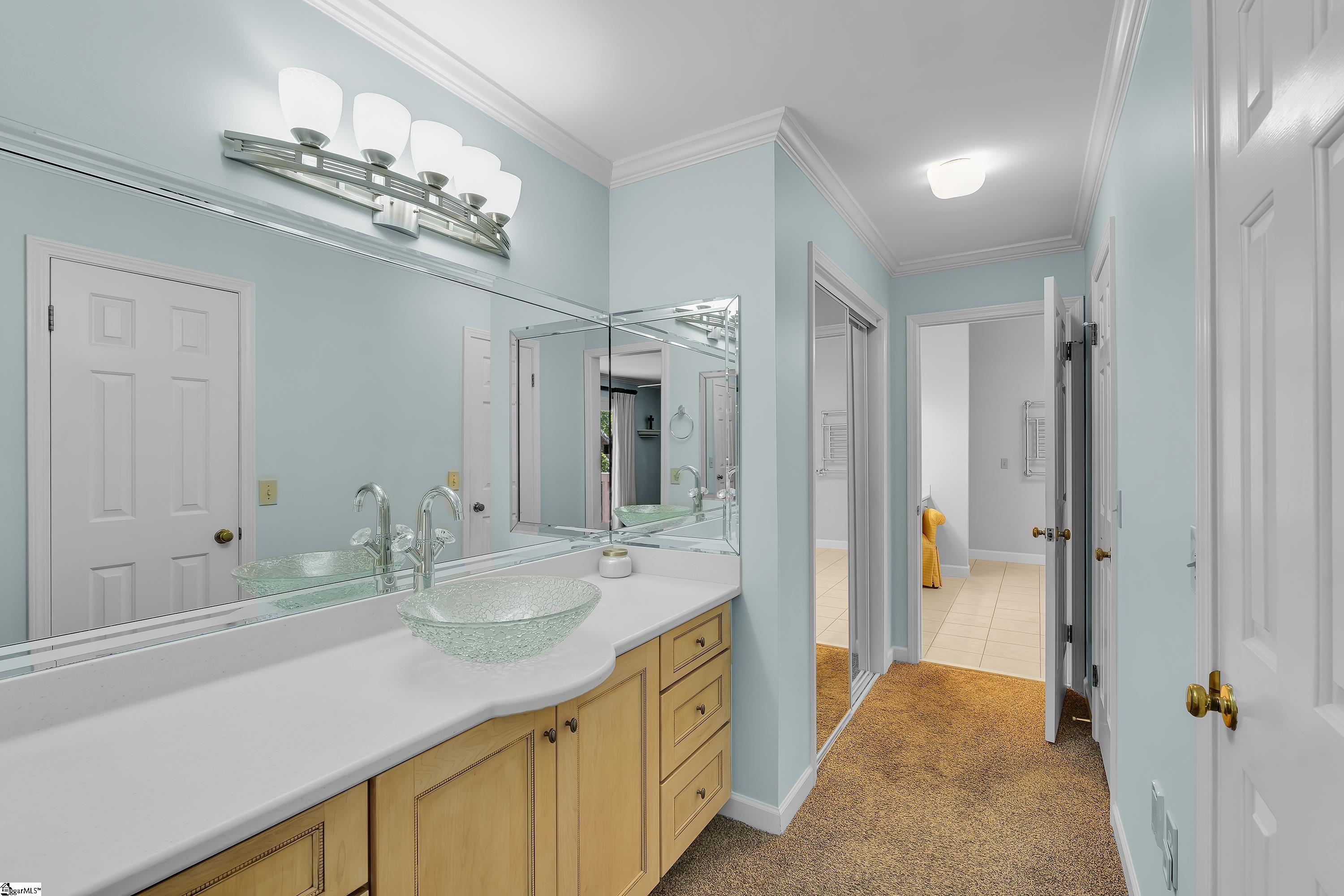 15 Darien Way Greenville, SC 29615-3236