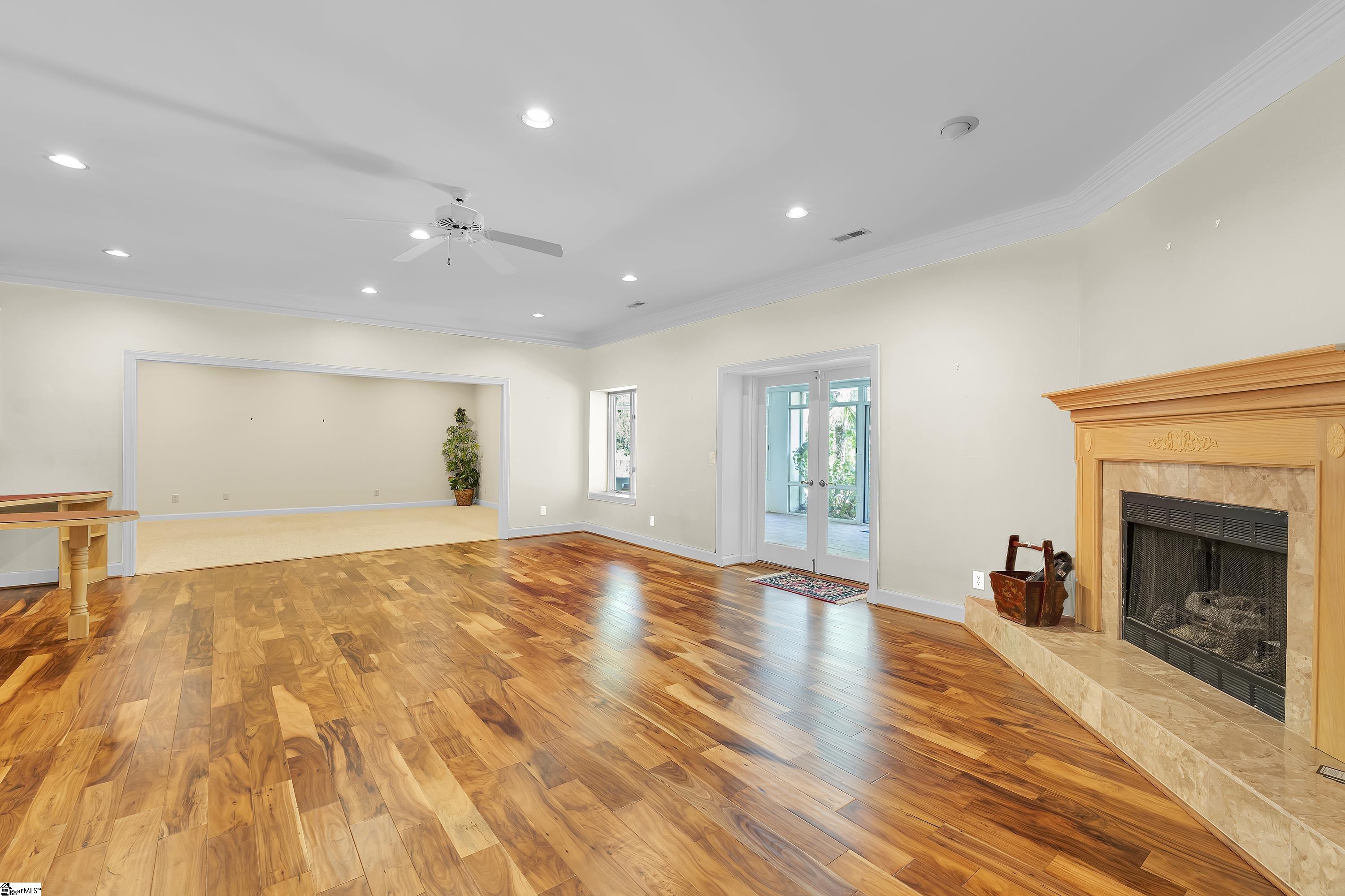 15 Darien Way Greenville, SC 29615-3236