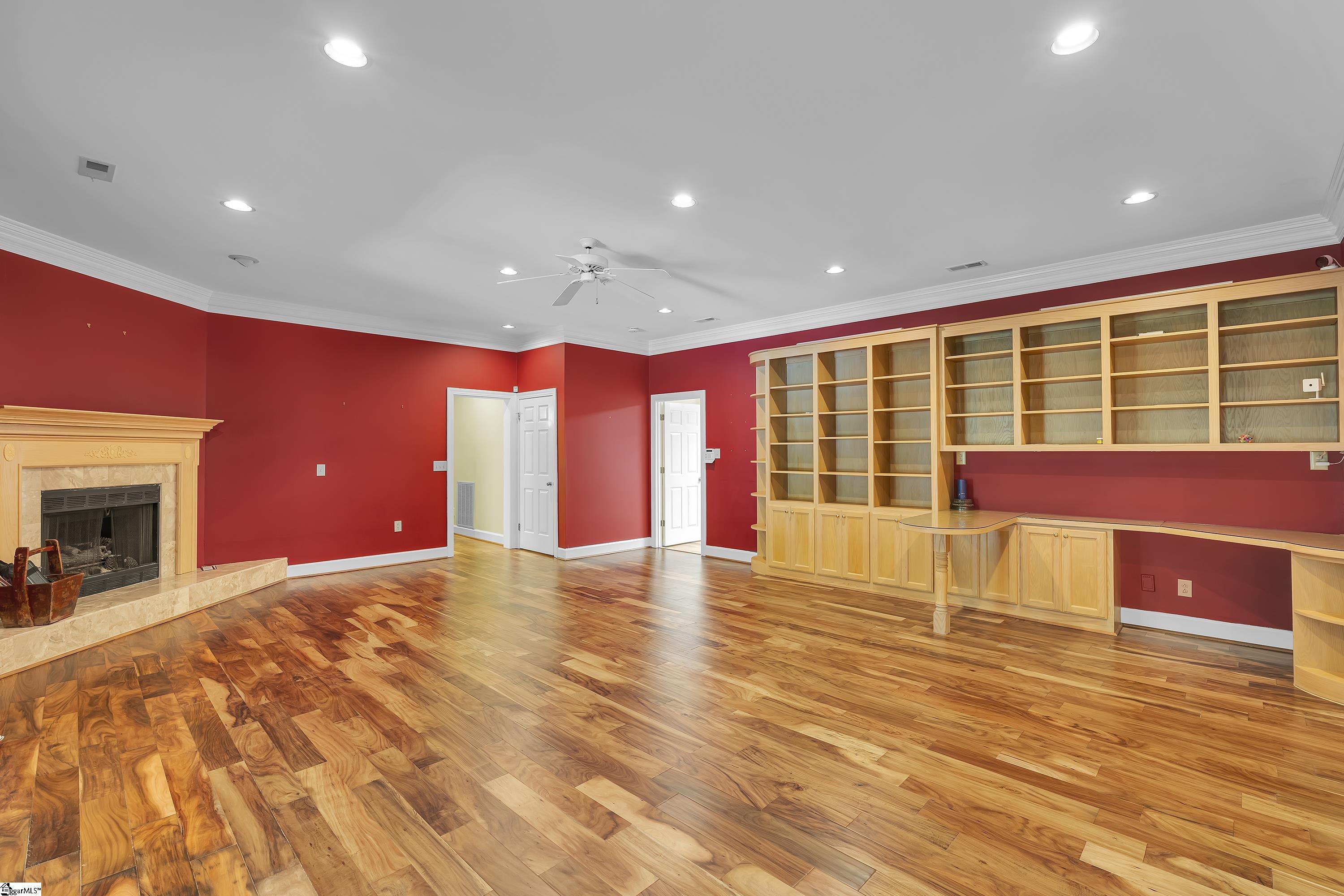 15 Darien Way Greenville, SC 29615-3236