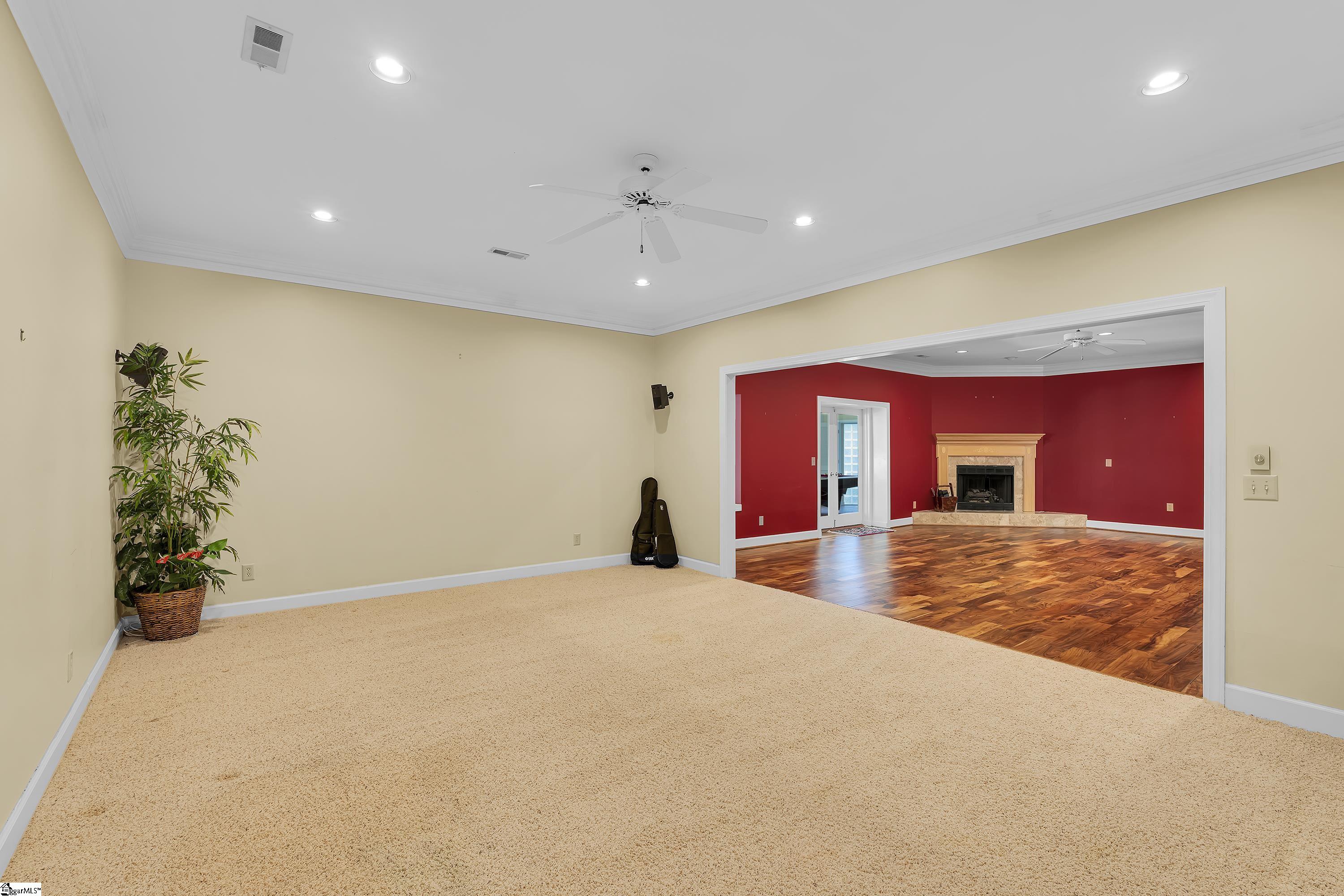 15 Darien Way Greenville, SC 29615-3236