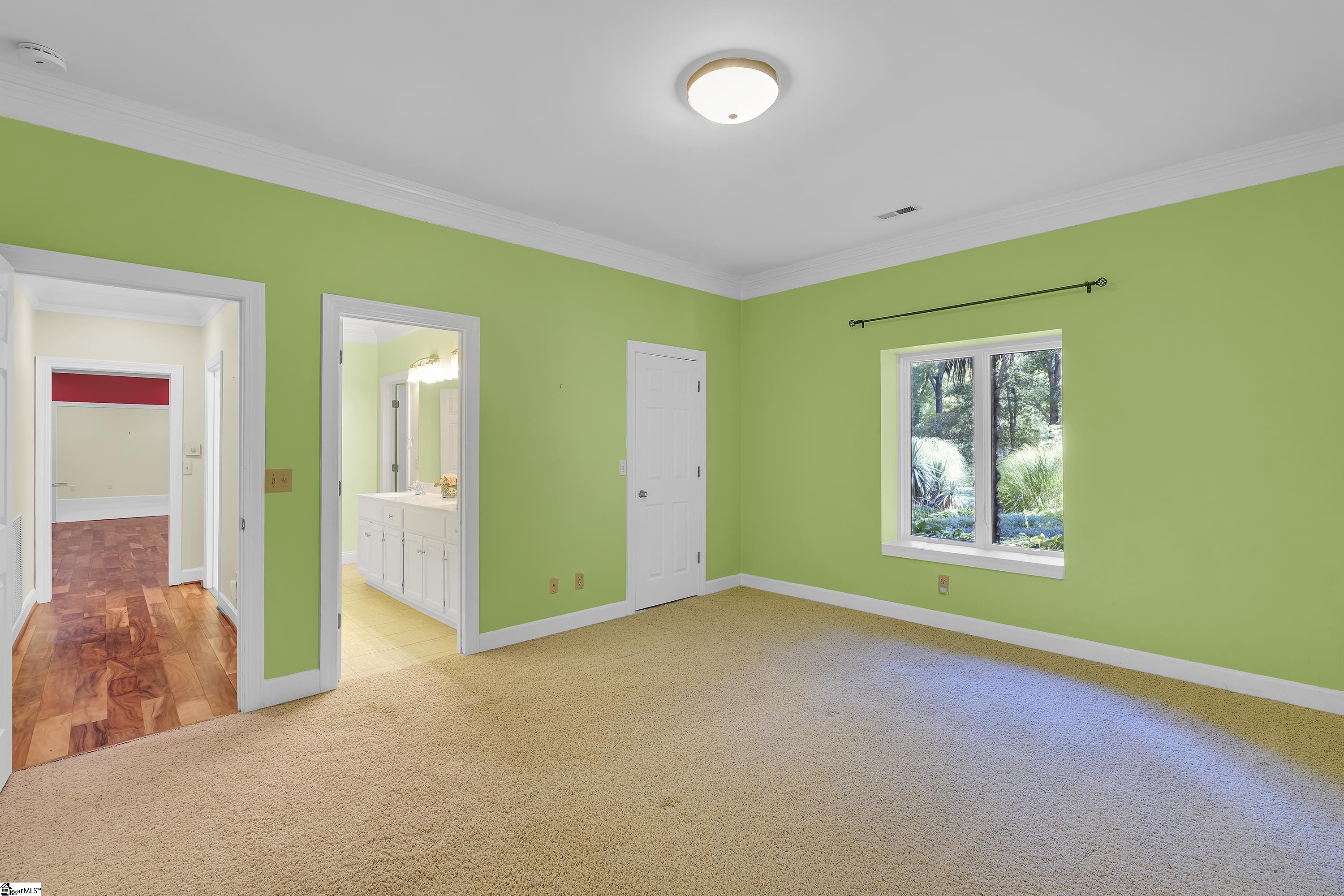 15 Darien Way Greenville, SC 29615-3236