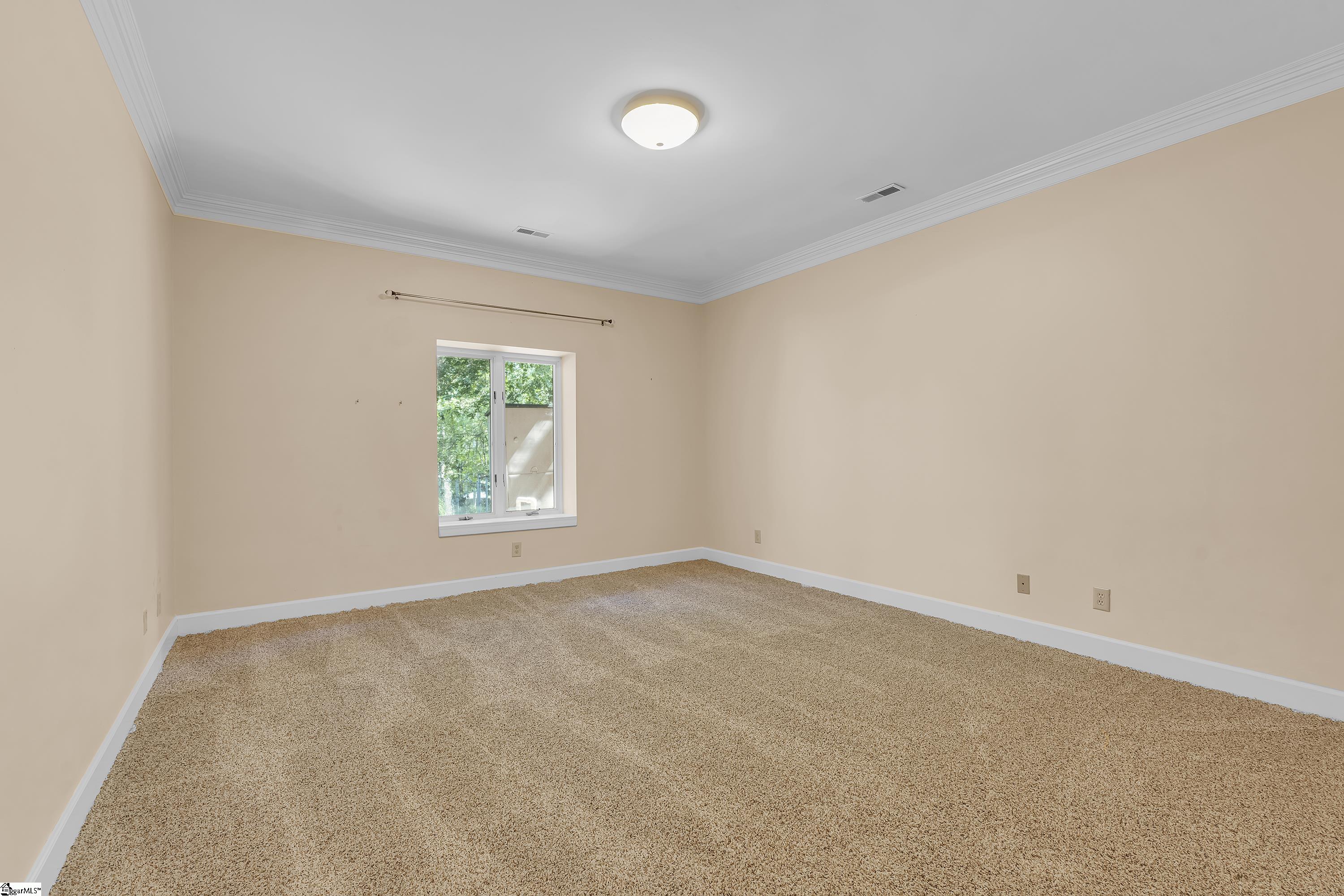 15 Darien Way Greenville, SC 29615-3236