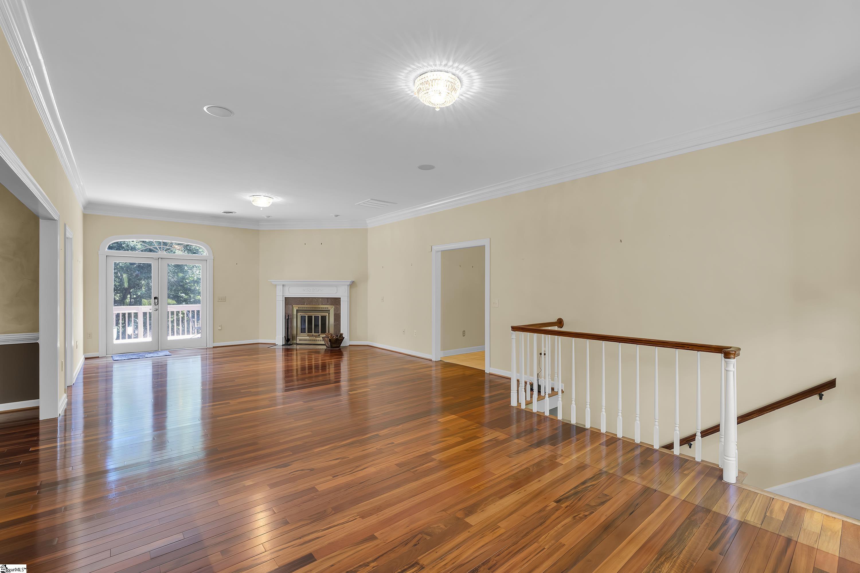 15 Darien Way Greenville, SC 29615-3236