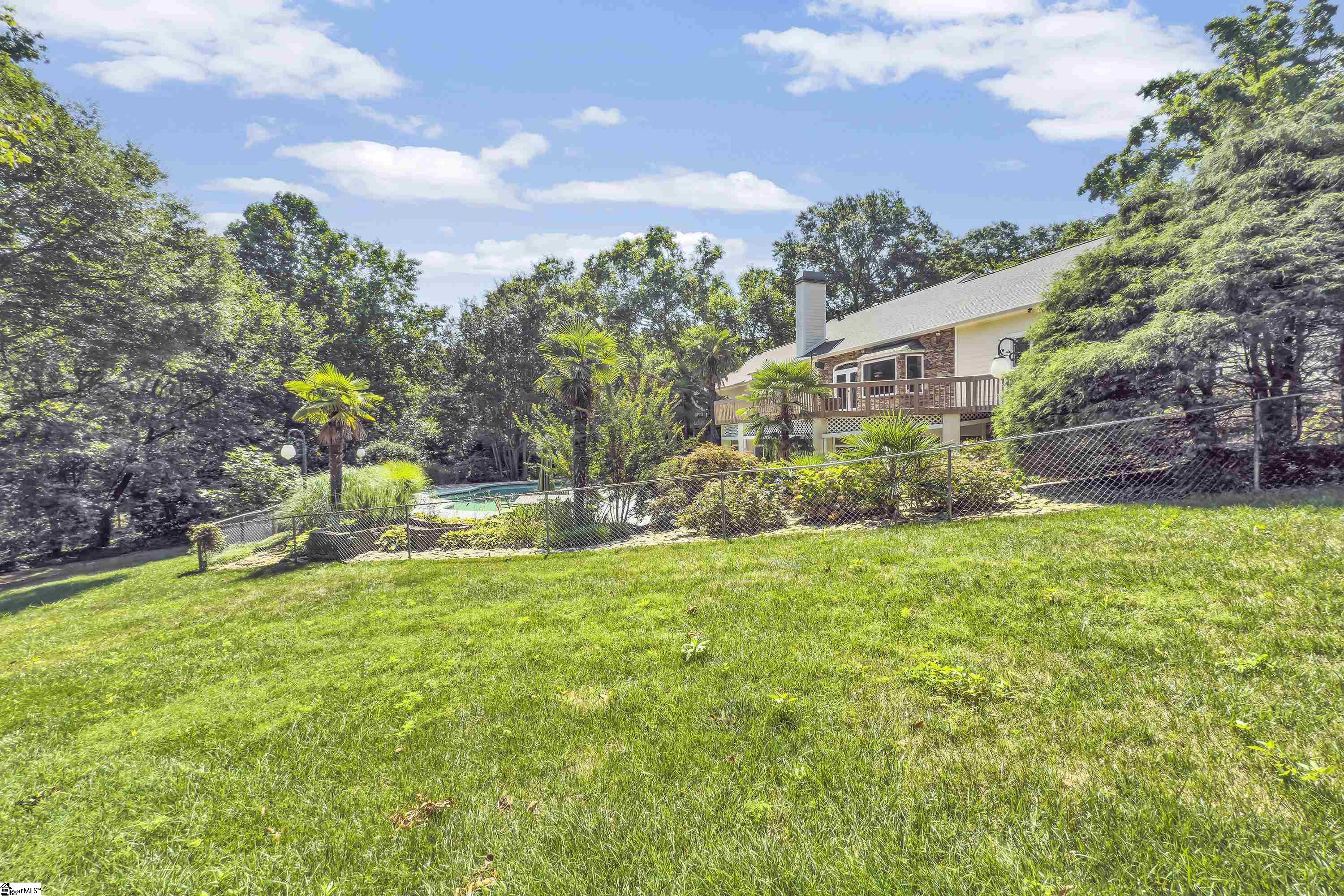 15 Darien Way Greenville, SC 29615-3236