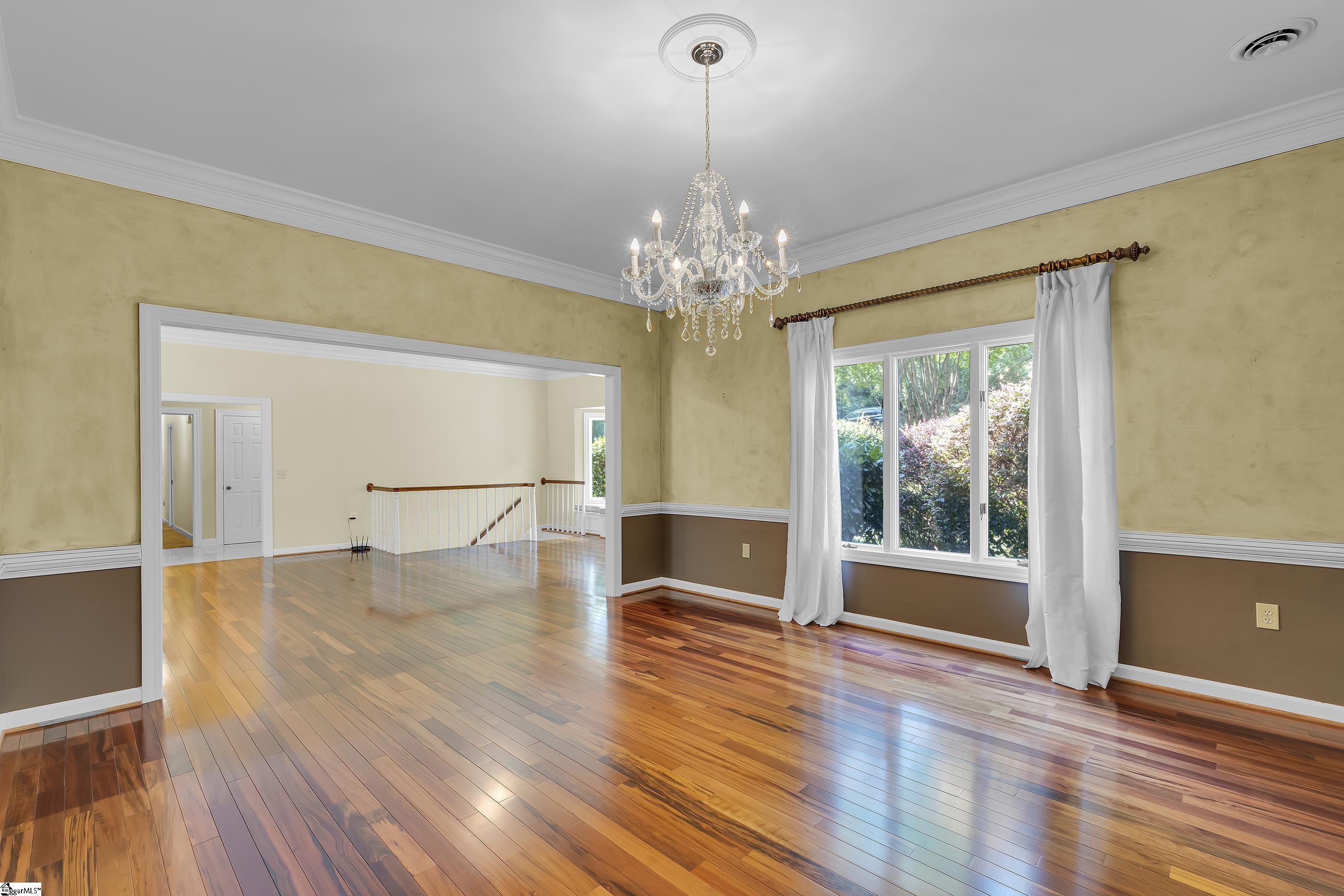 15 Darien Way Greenville, SC 29615-3236