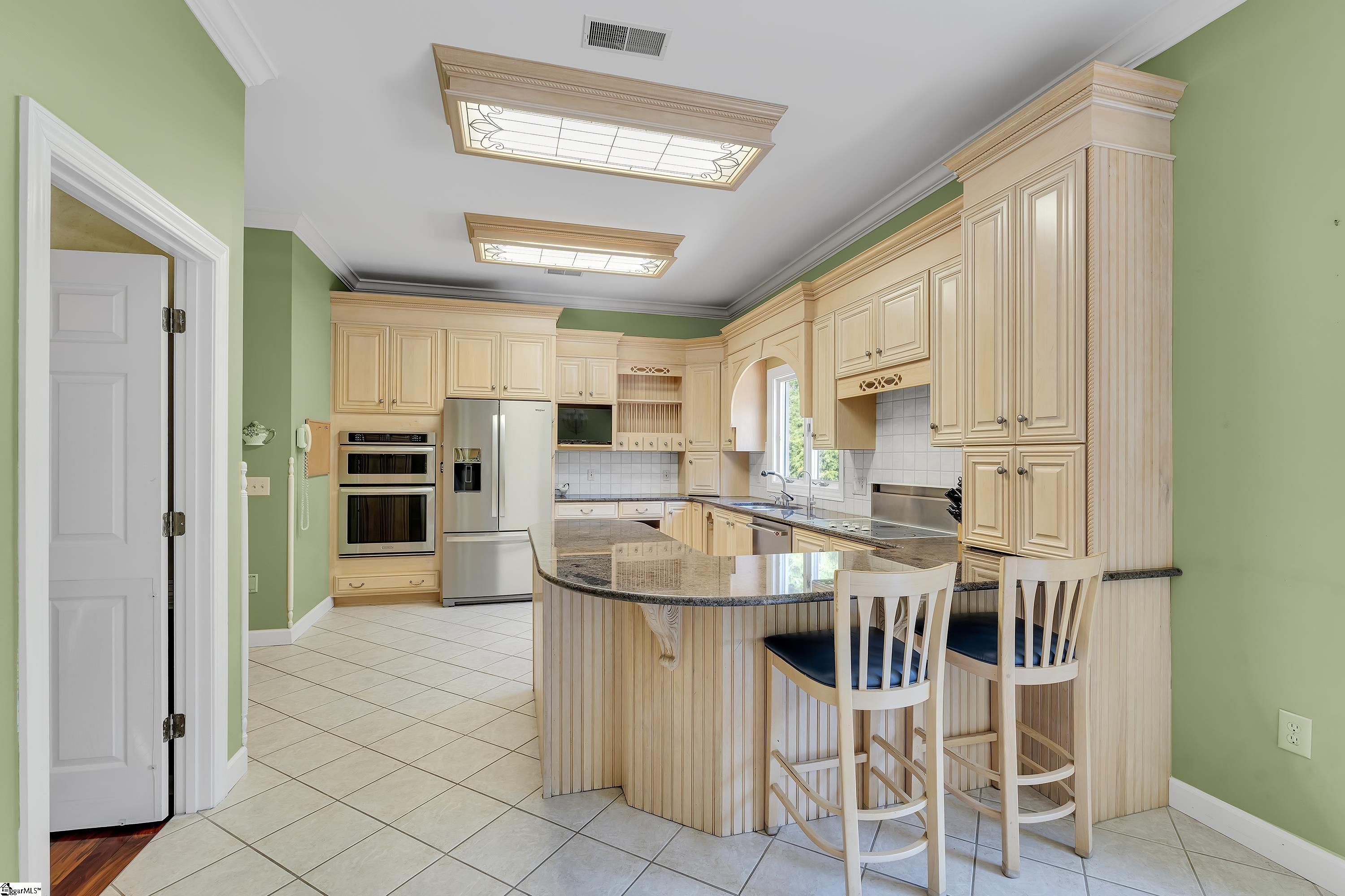 15 Darien Way Greenville, SC 29615-3236
