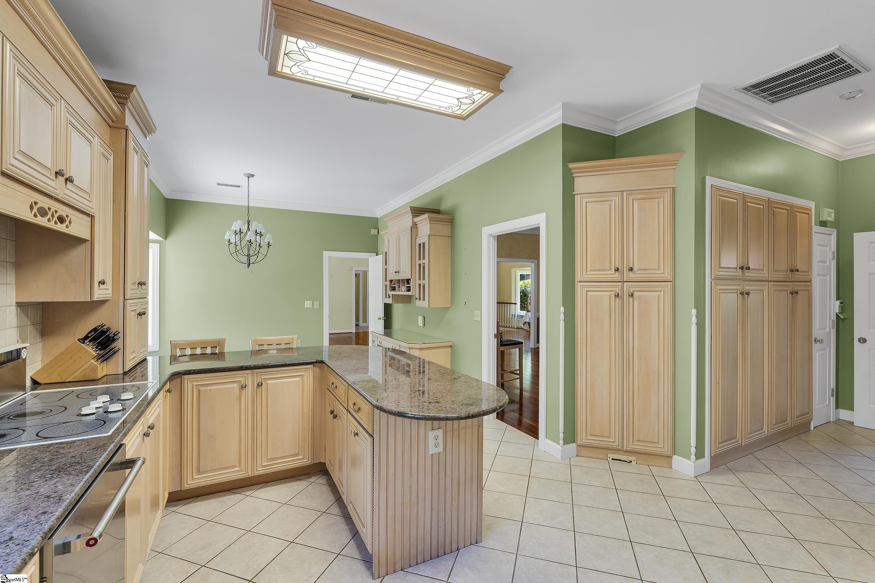 15 Darien Way Greenville, SC 29615-3236