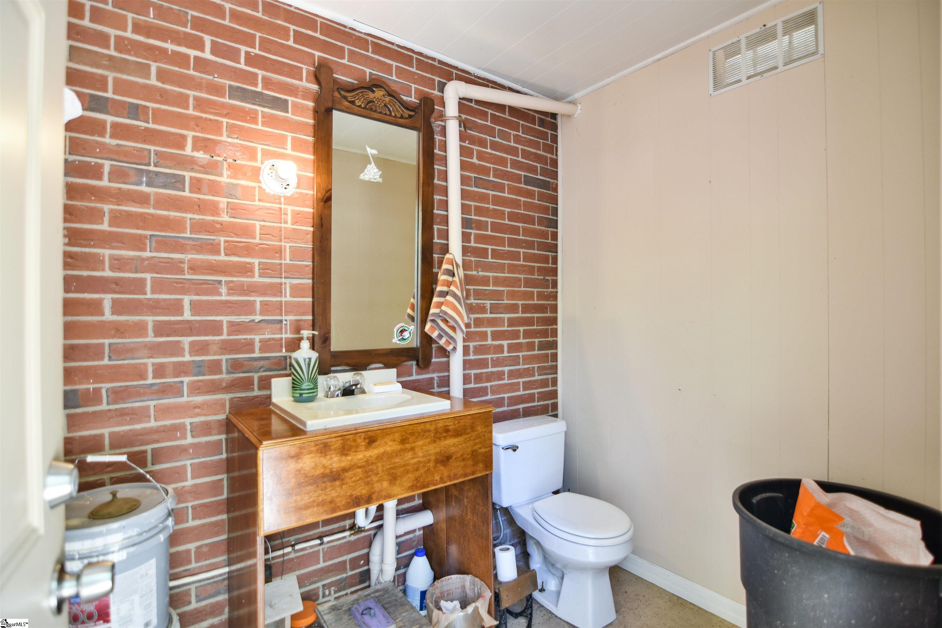 201 E Standing Springs Road Simpsonville, SC 29680