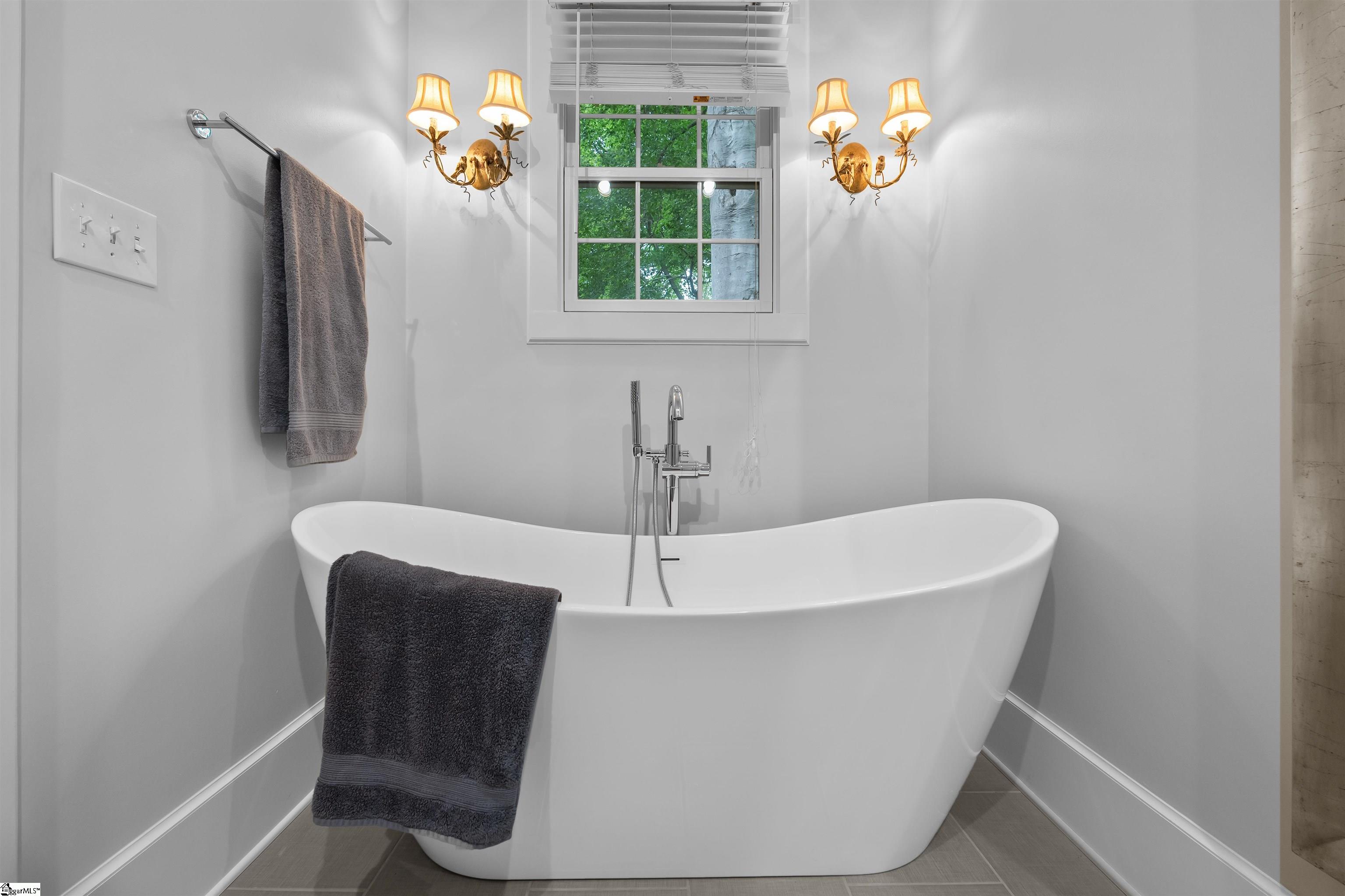 139 E Tallulah Drive Greenville, SC 29605