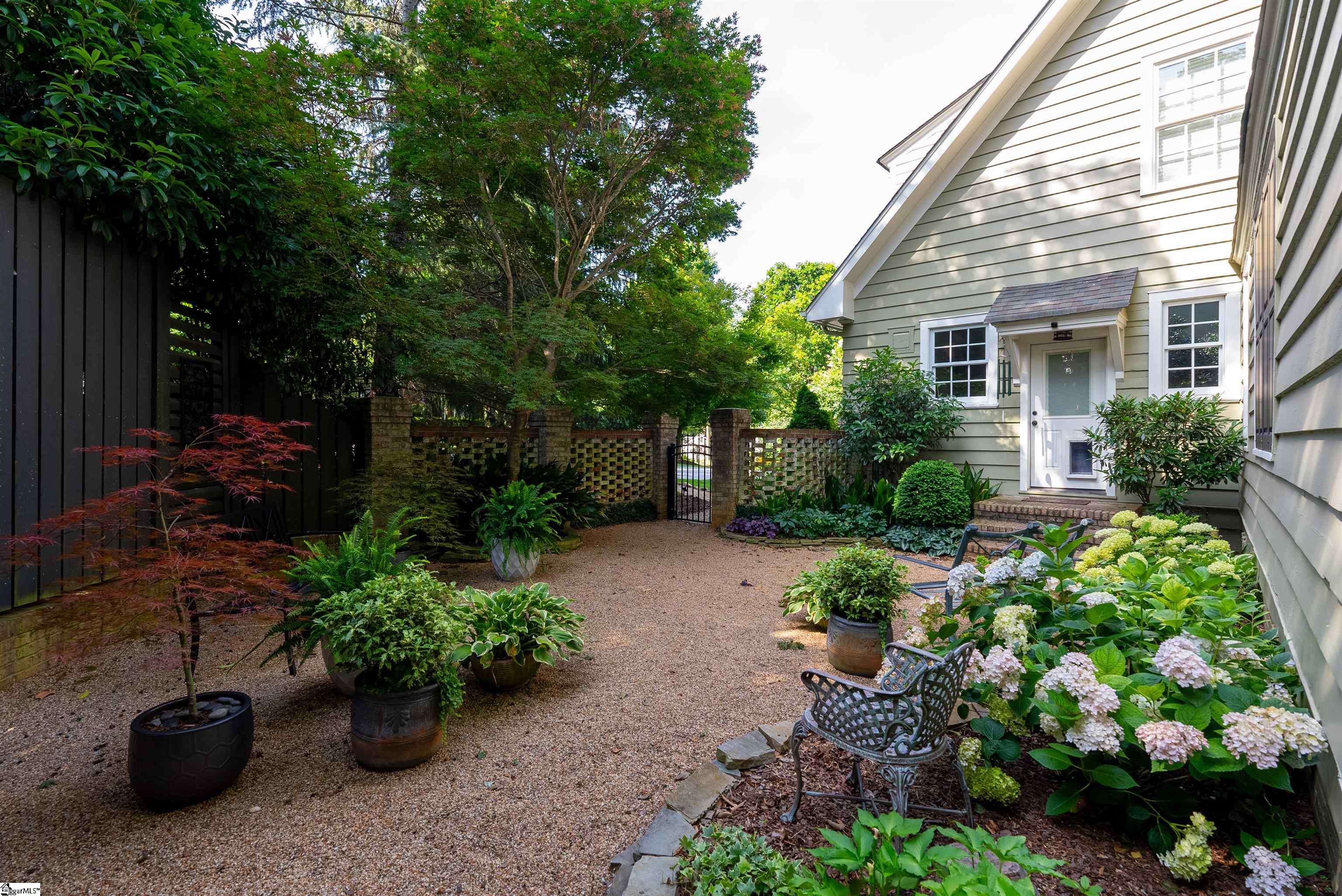 139 E Tallulah Drive Greenville, SC 29605