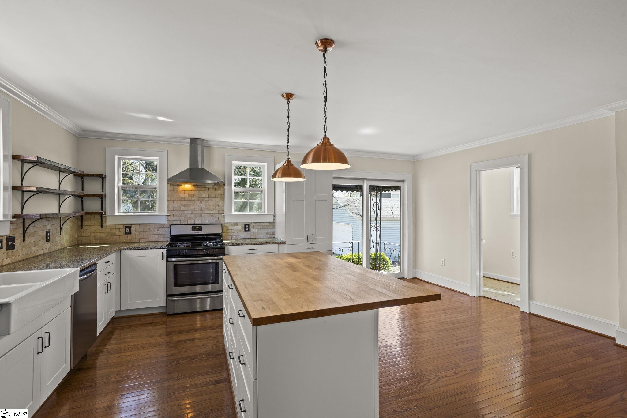 321 Ackley Road Greenville, SC 29607
