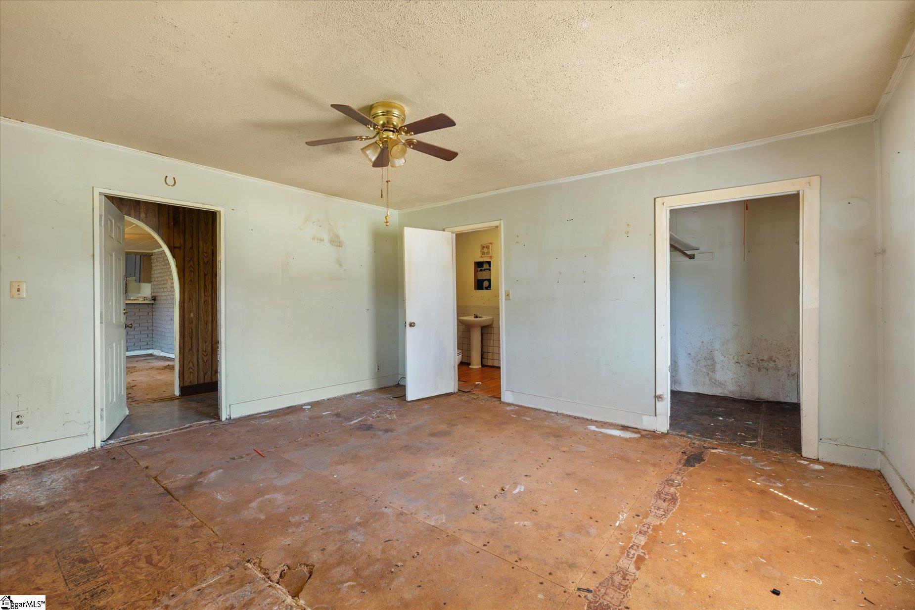 112 Latham Lane Easley, SC 29640