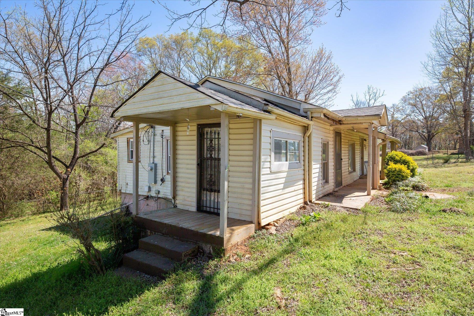 112 Latham Lane Easley, SC 29640