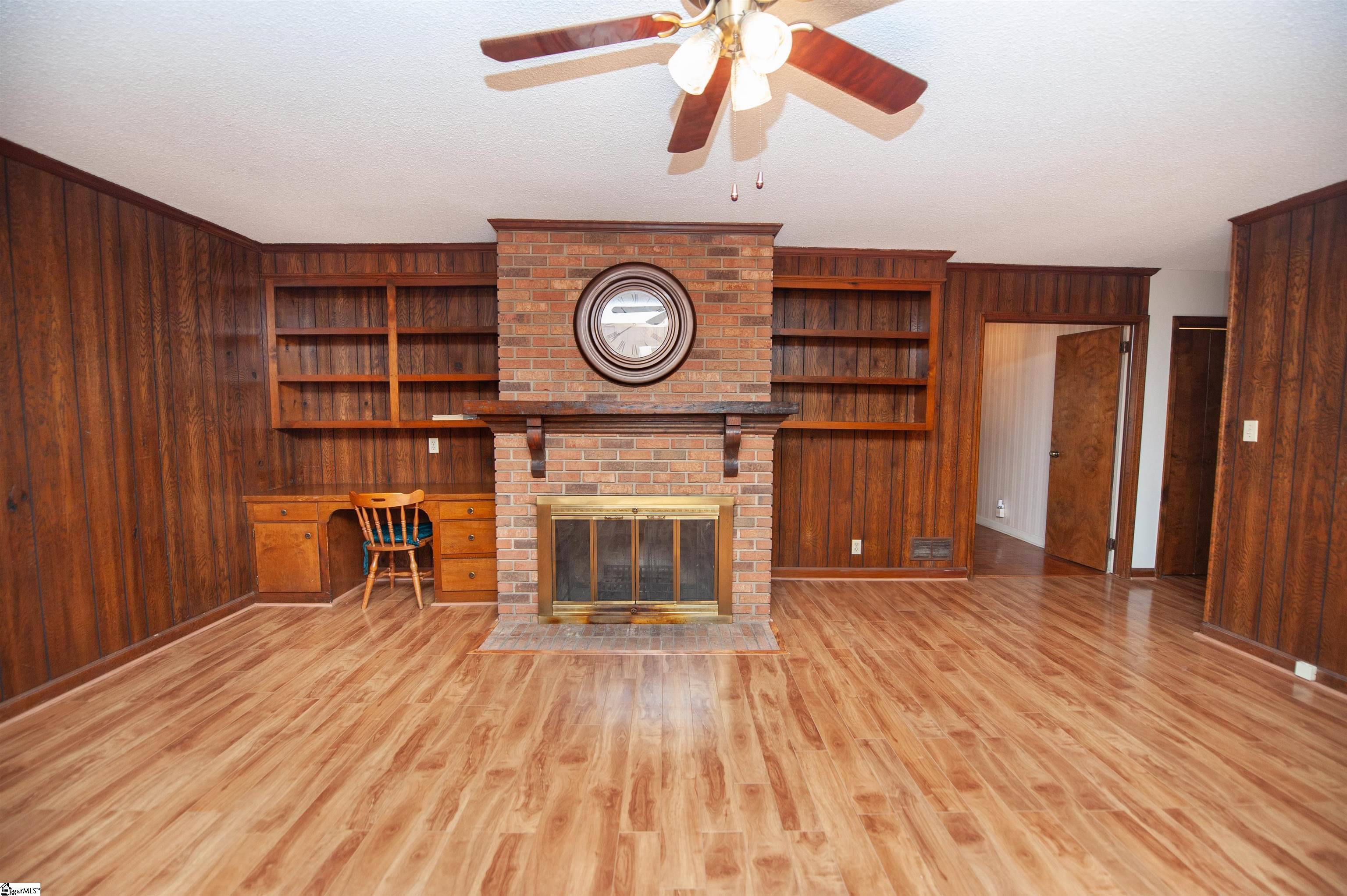 322 Seven Oaks Lane Spartanburg, SC 29301