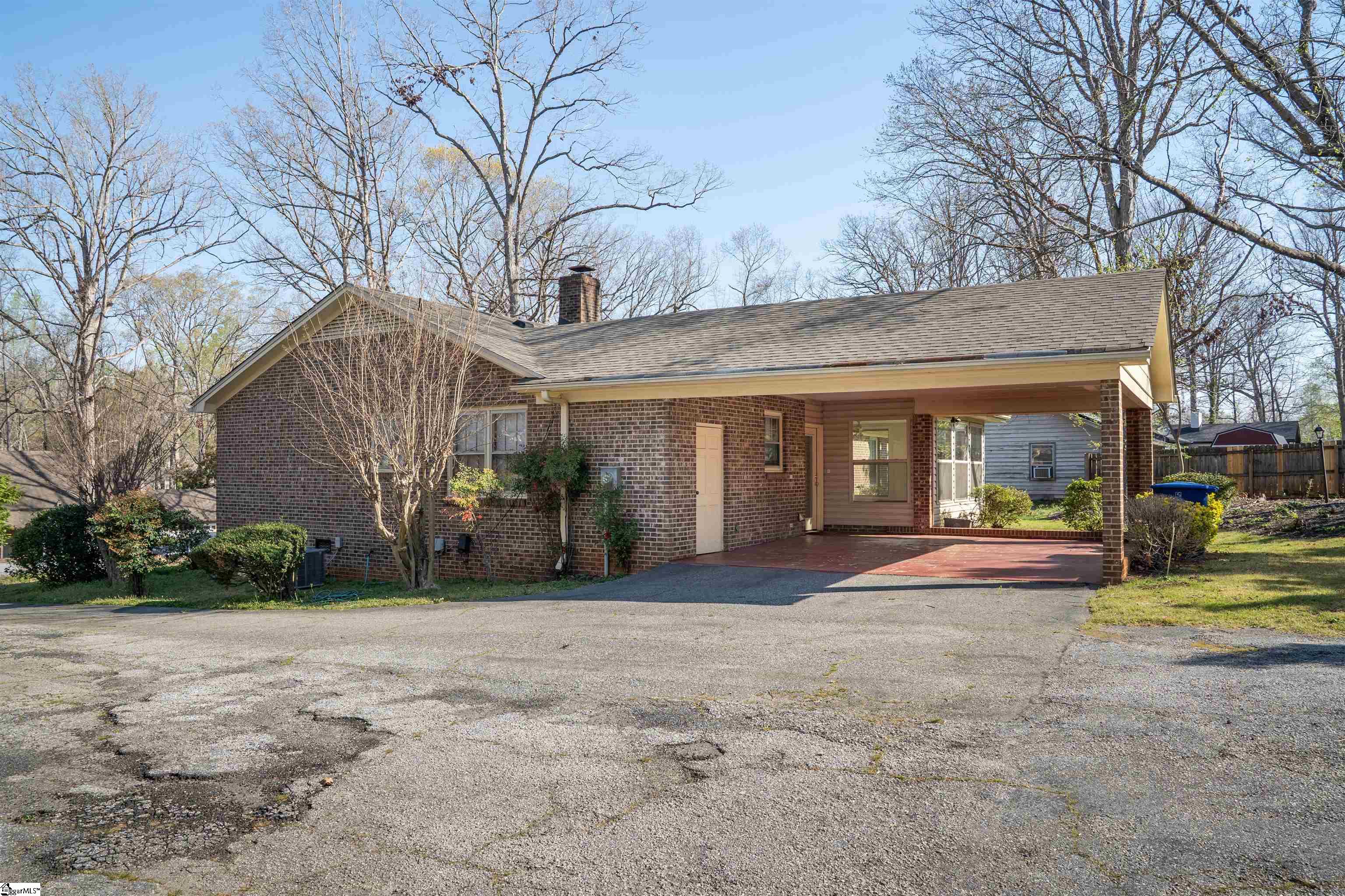 322 Seven Oaks Lane Spartanburg, SC 29301