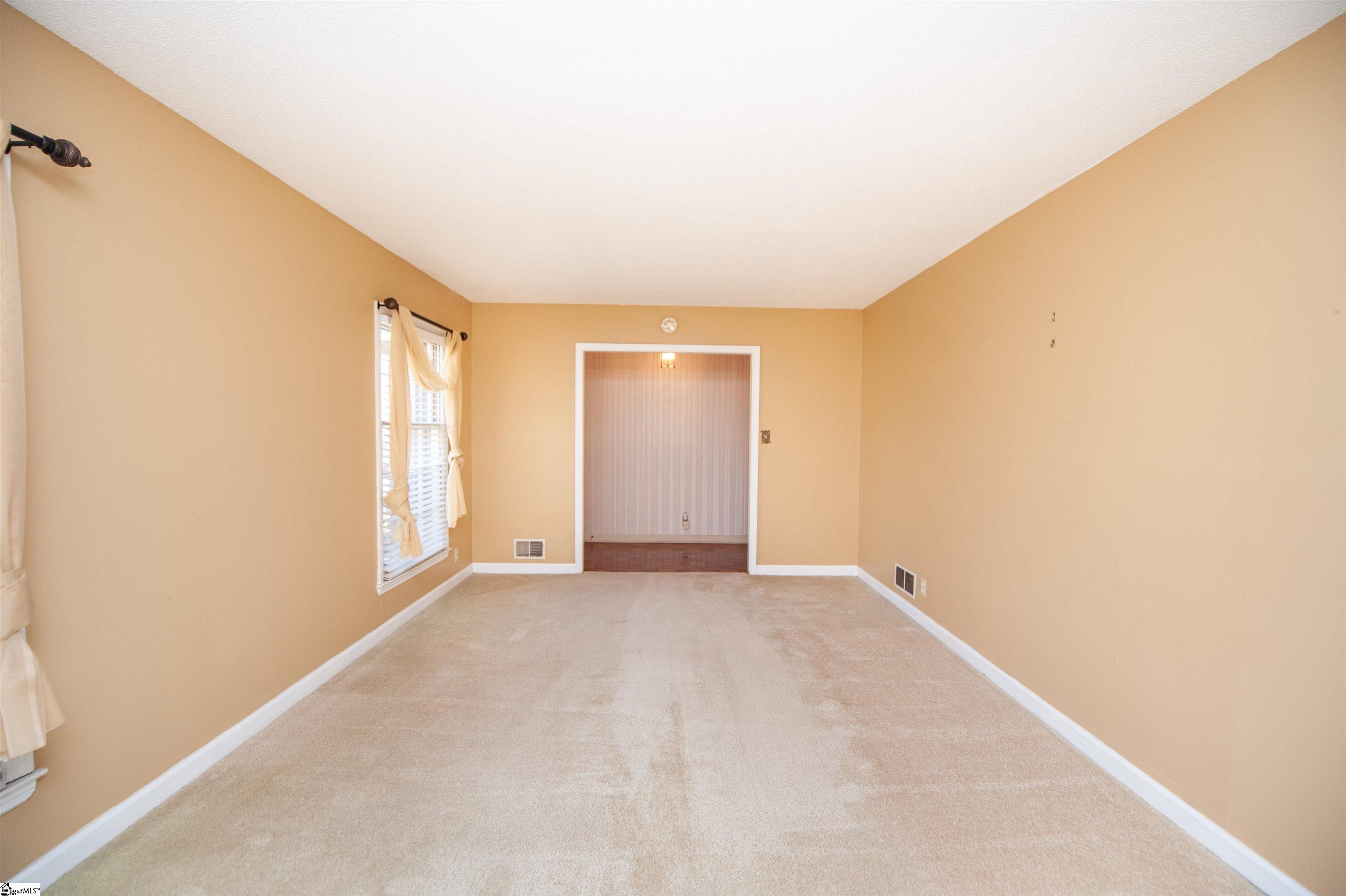 322 Seven Oaks Lane Spartanburg, SC 29301