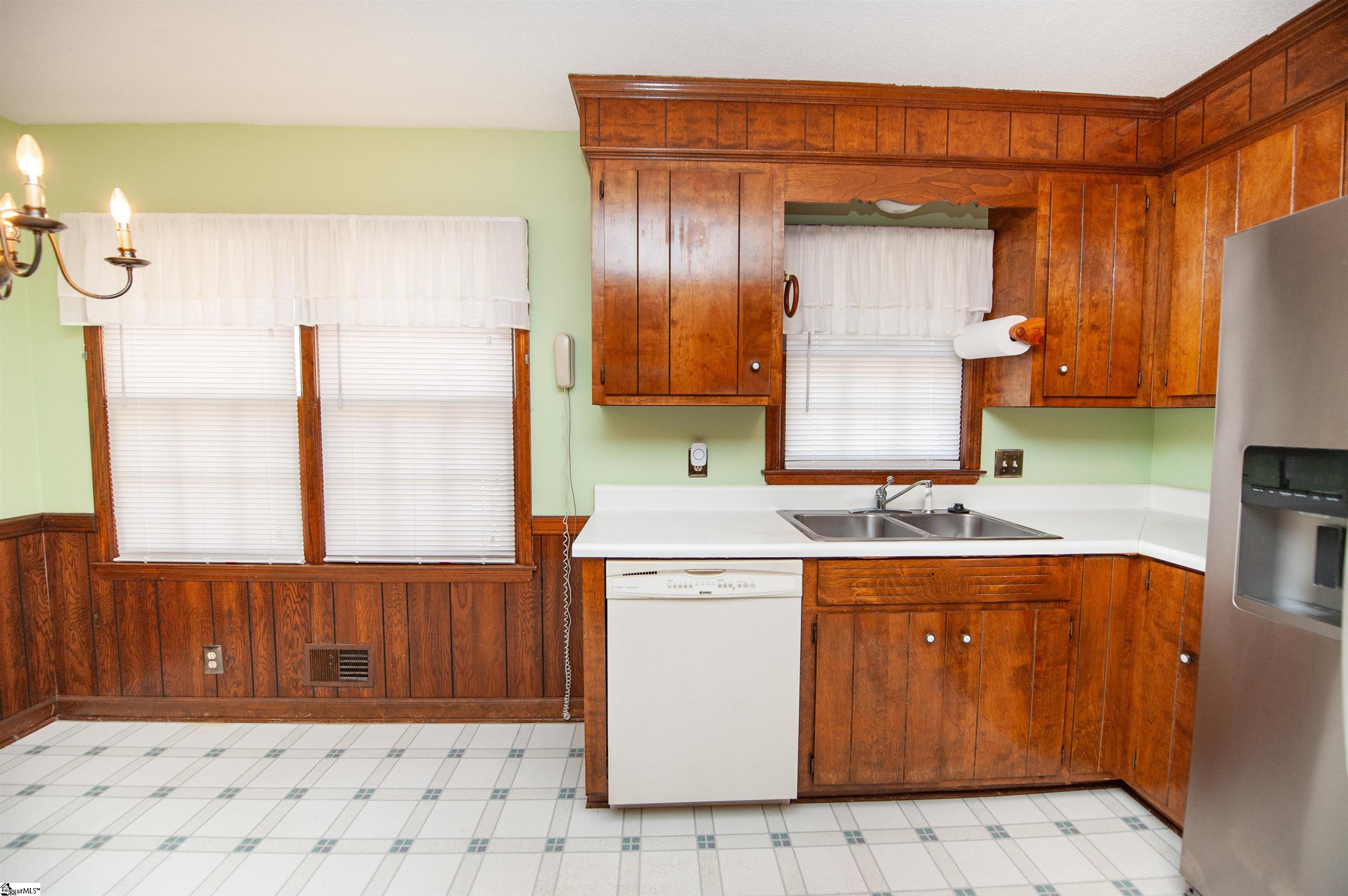 322 Seven Oaks Lane Spartanburg, SC 29301
