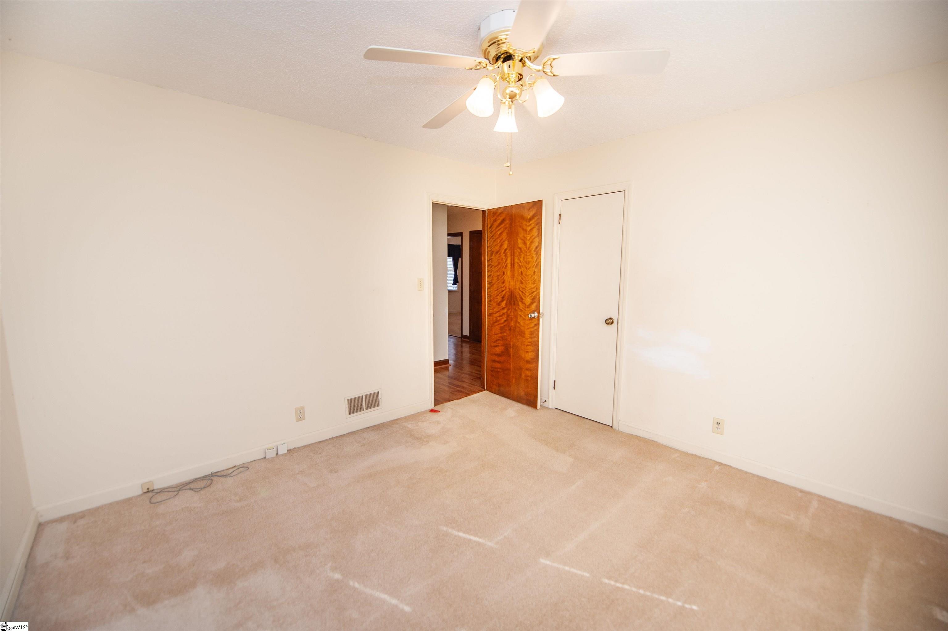 322 Seven Oaks Lane Spartanburg, SC 29301