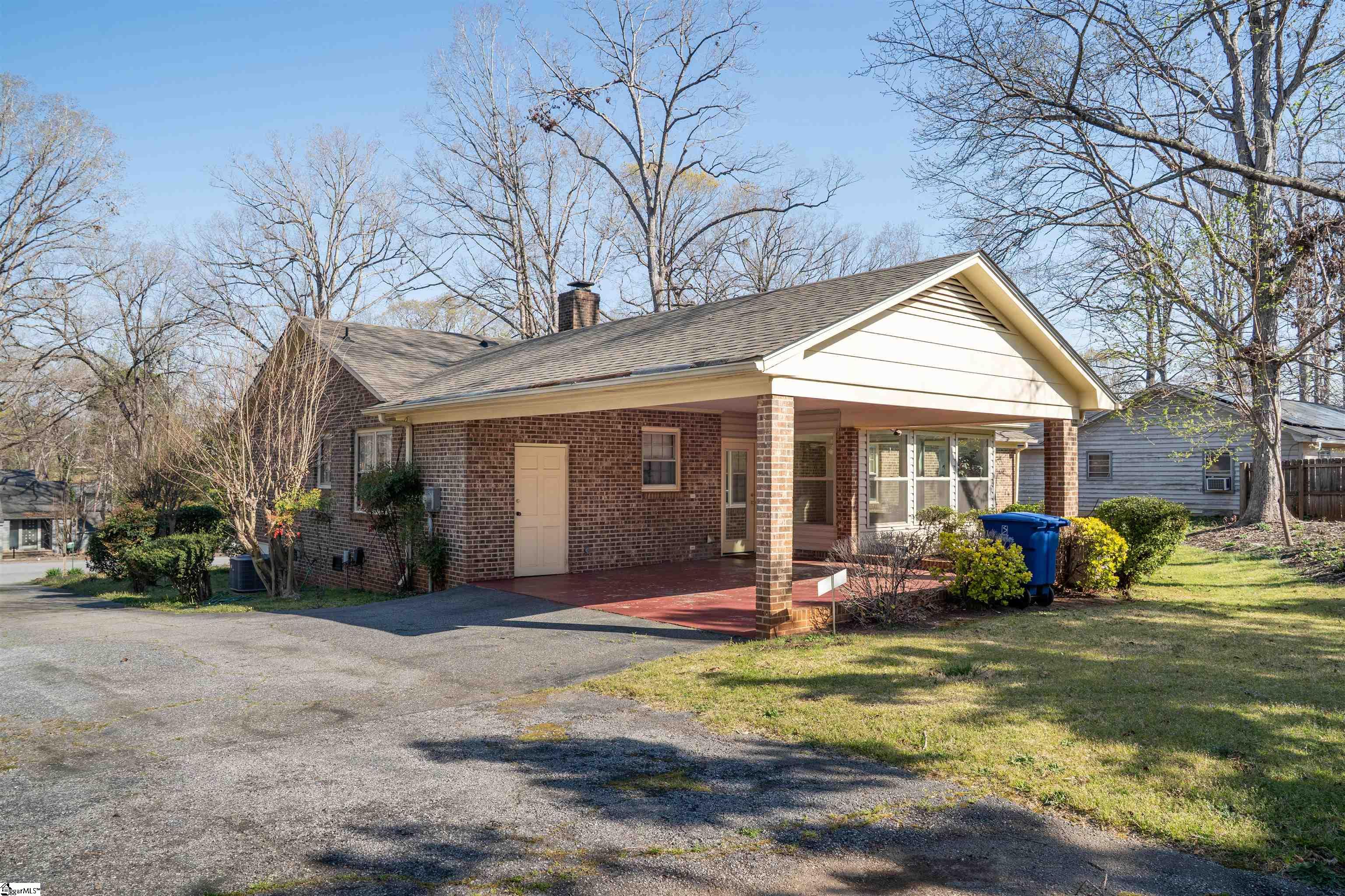 322 Seven Oaks Lane Spartanburg, SC 29301