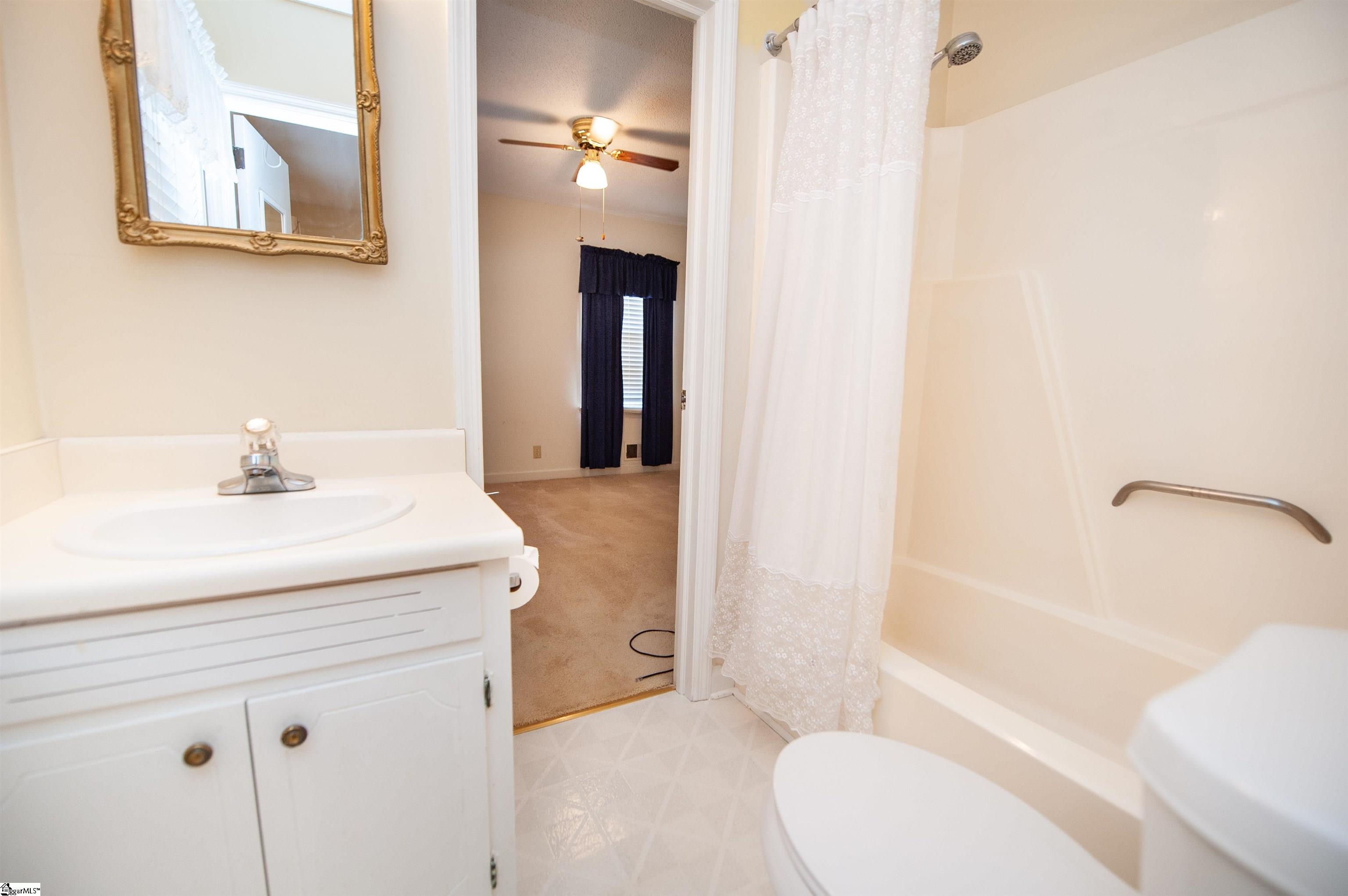 322 Seven Oaks Lane Spartanburg, SC 29301