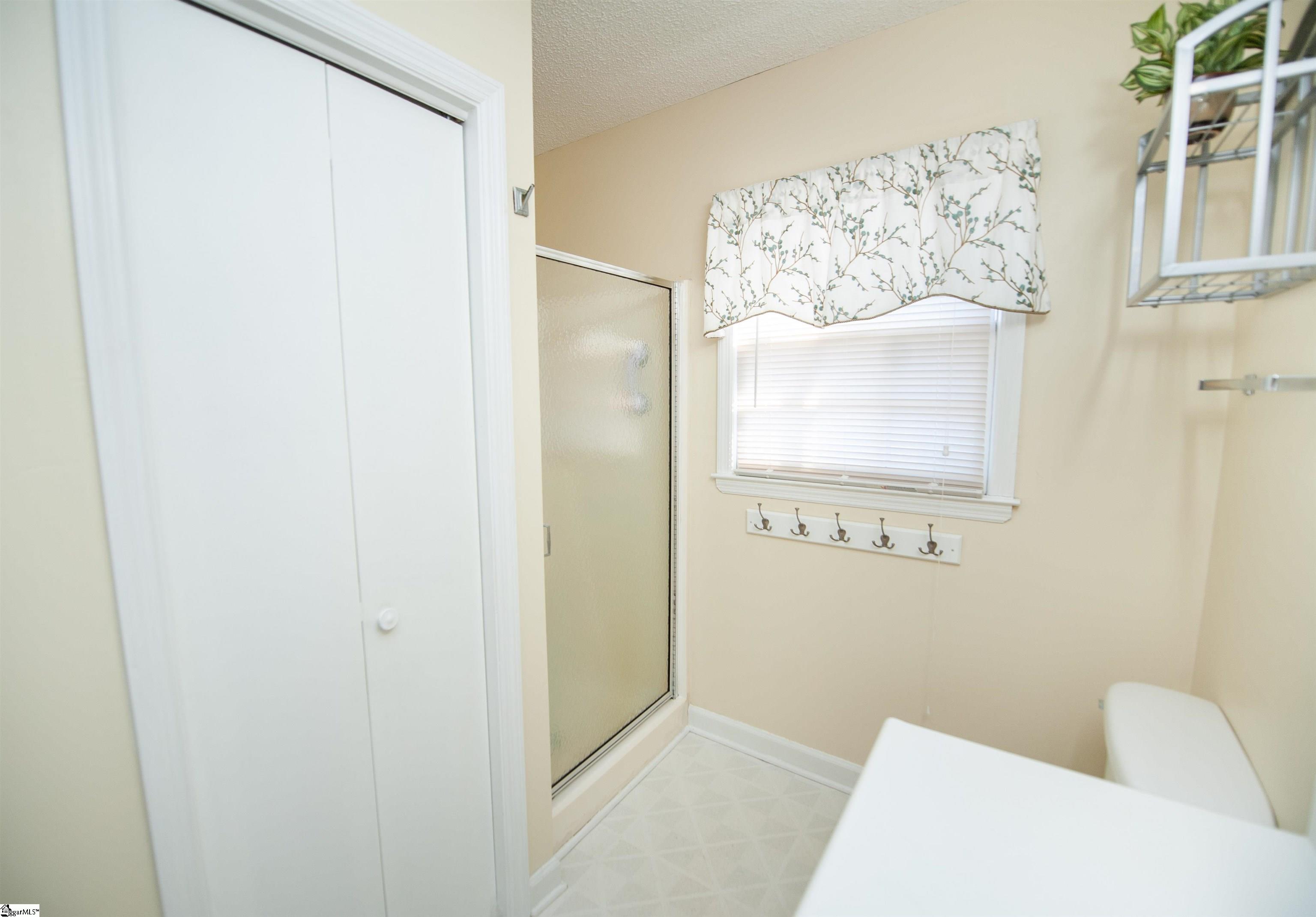 322 Seven Oaks Lane Spartanburg, SC 29301