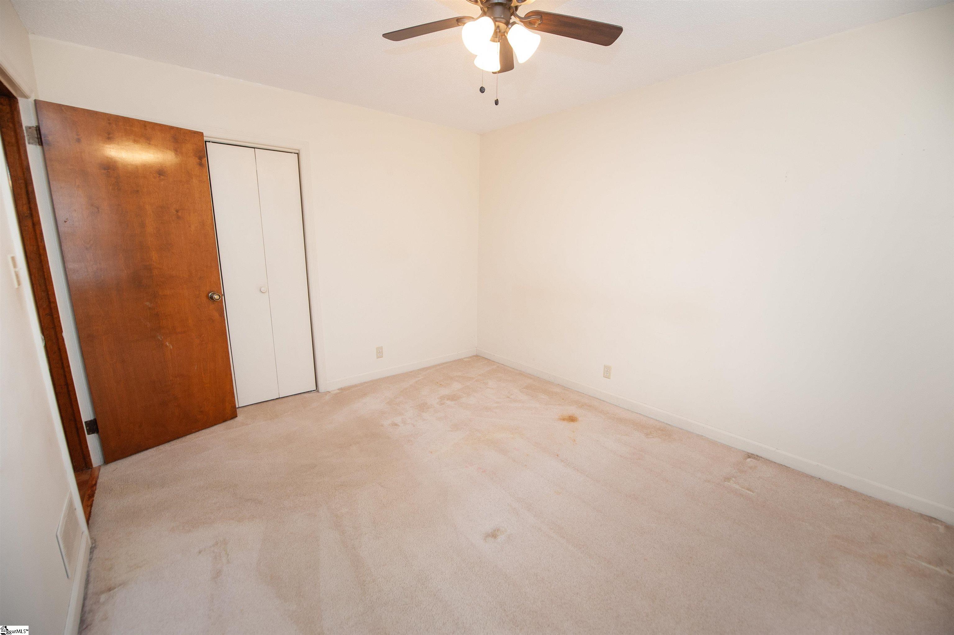 322 Seven Oaks Lane Spartanburg, SC 29301