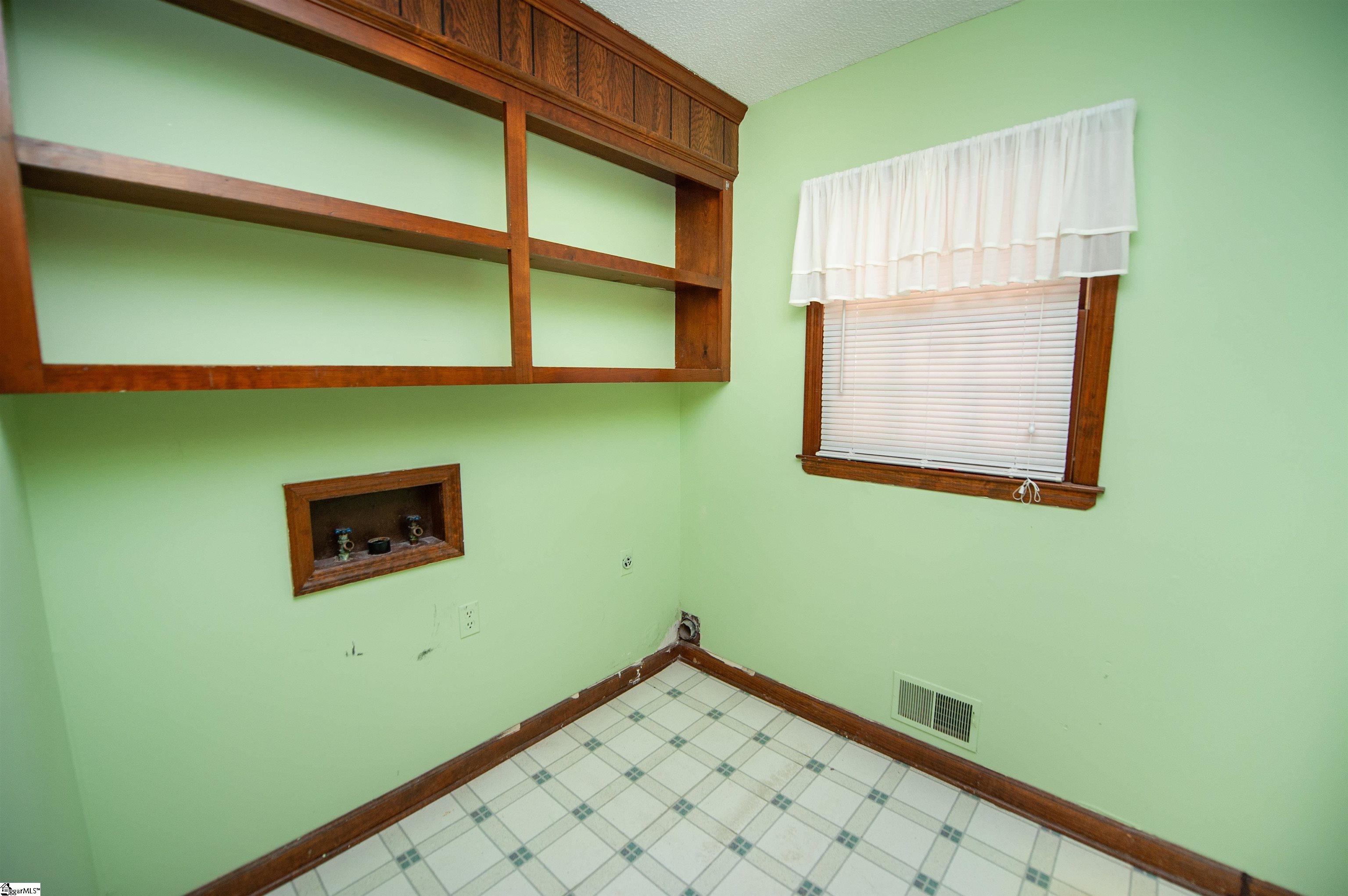 322 Seven Oaks Lane Spartanburg, SC 29301