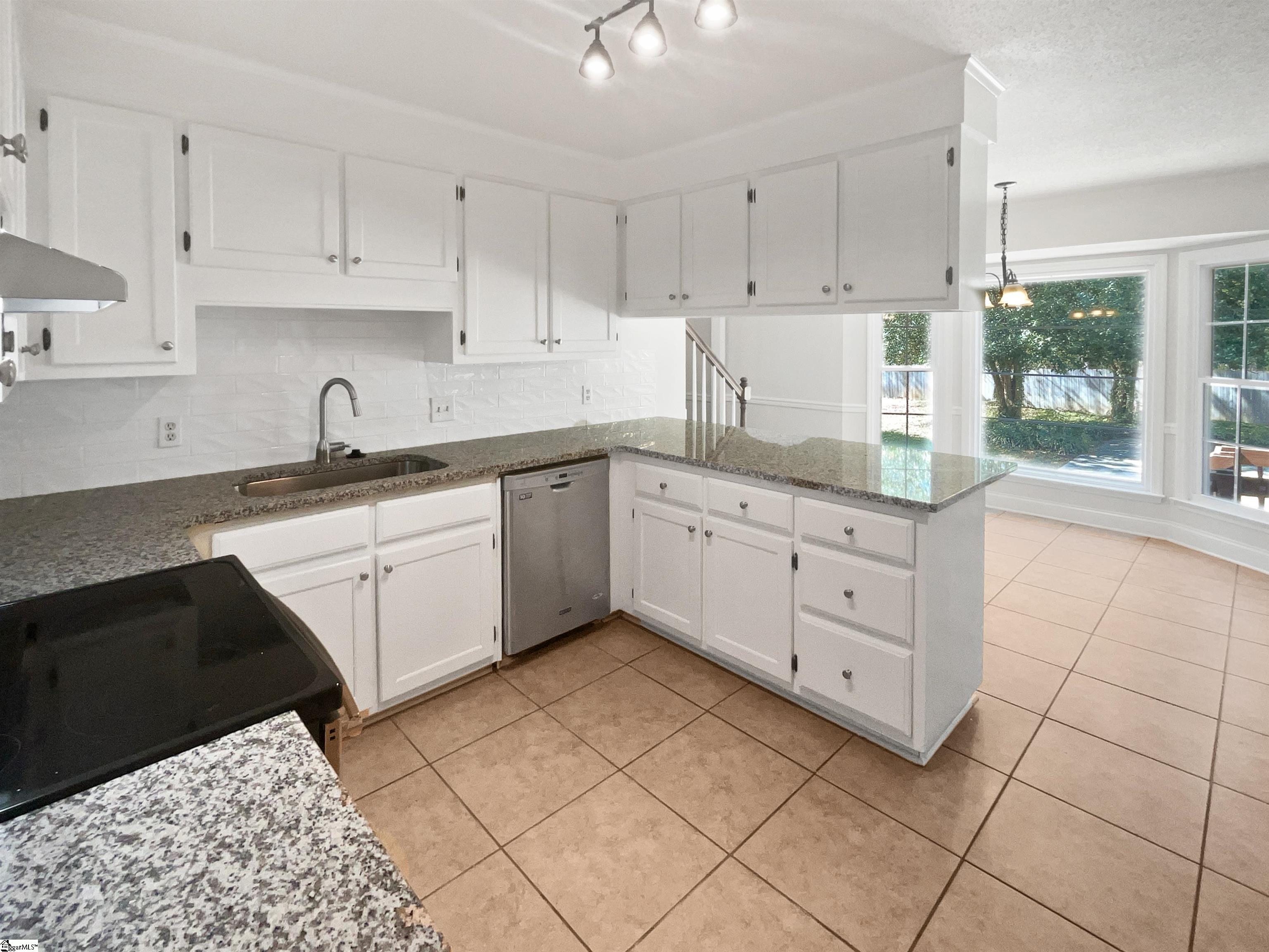 909 Burkshire Court Spartanburg, SC 29301