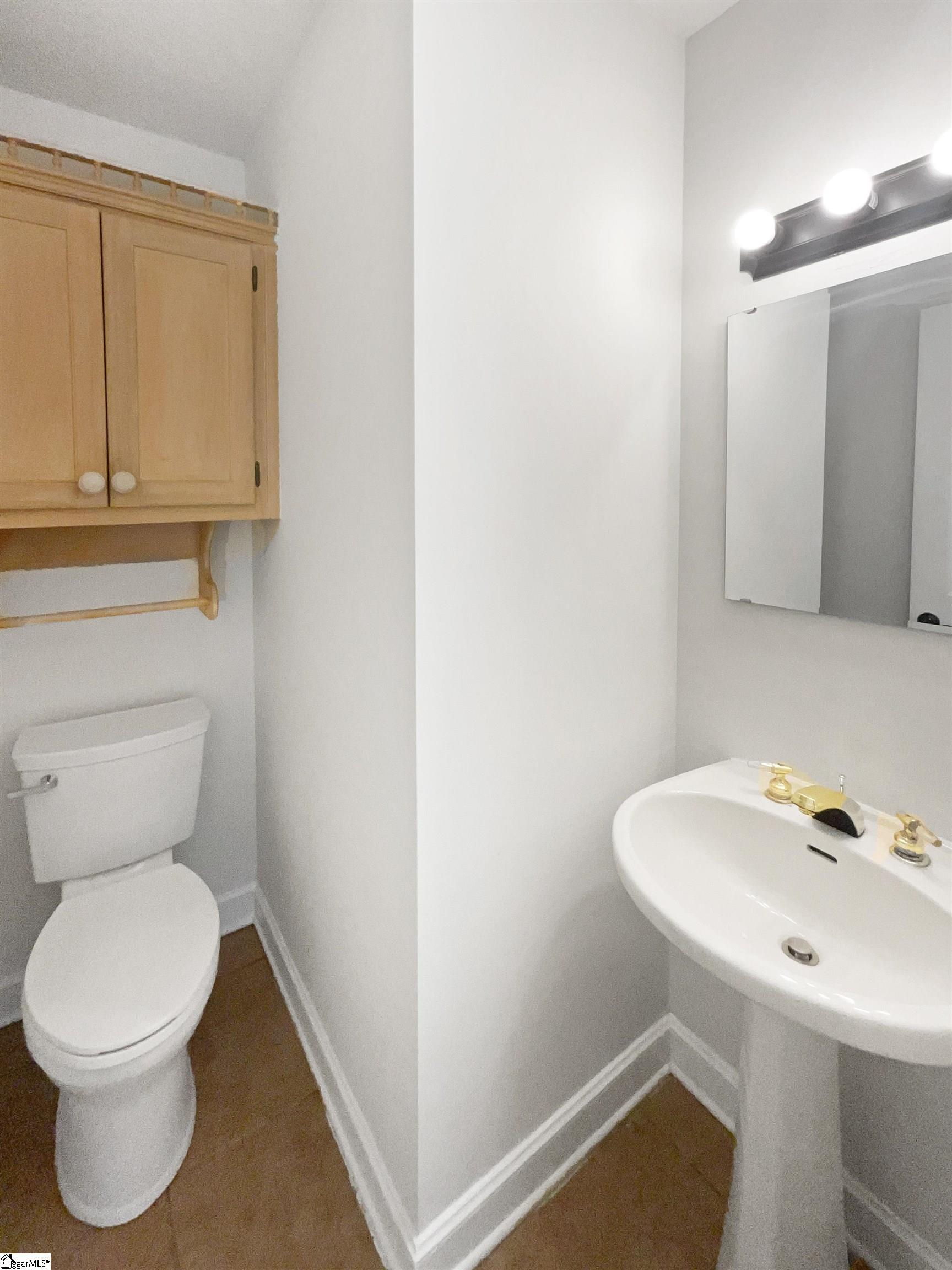 909 Burkshire Court Spartanburg, SC 29301