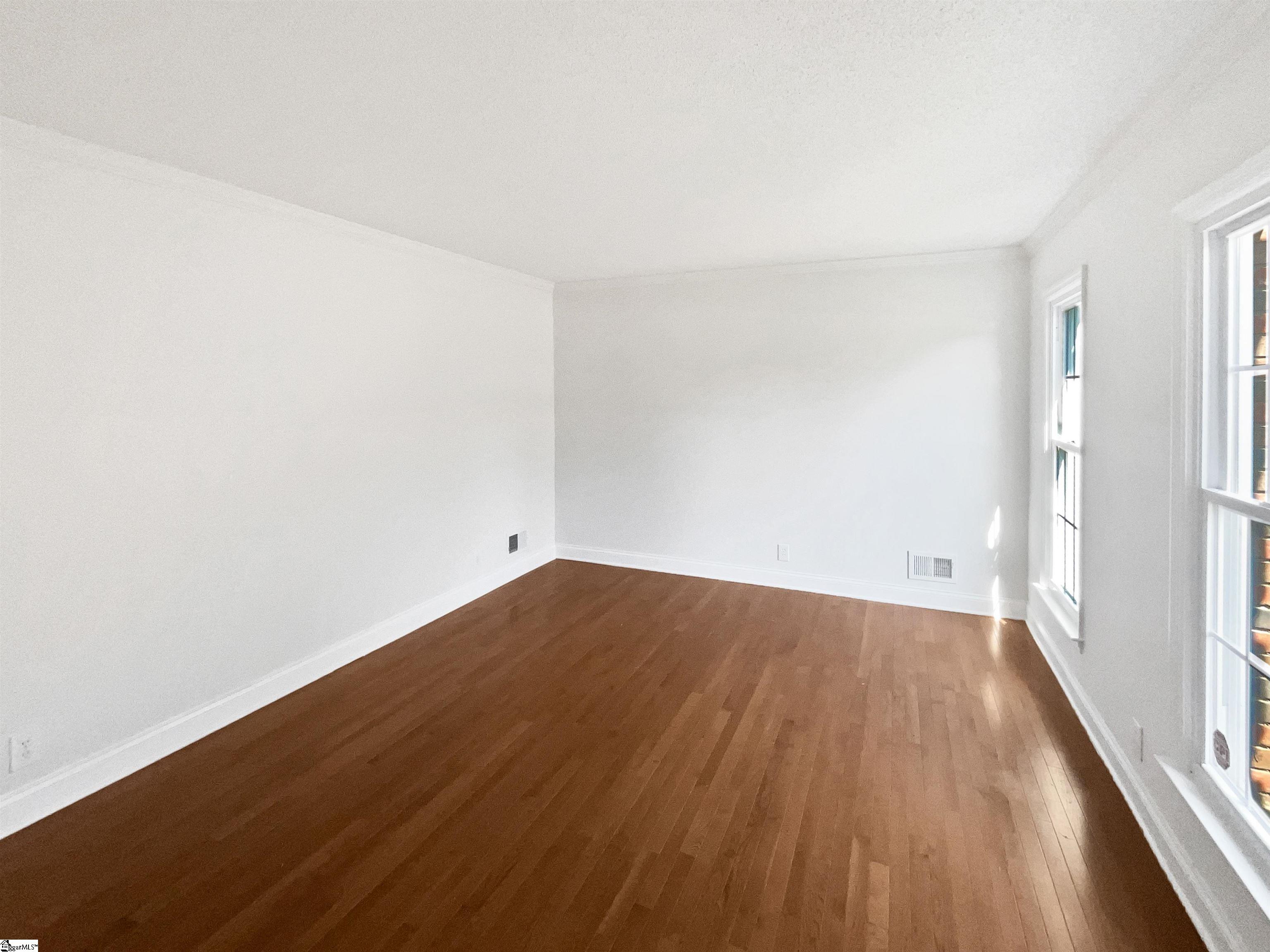 909 Burkshire Court Spartanburg, SC 29301
