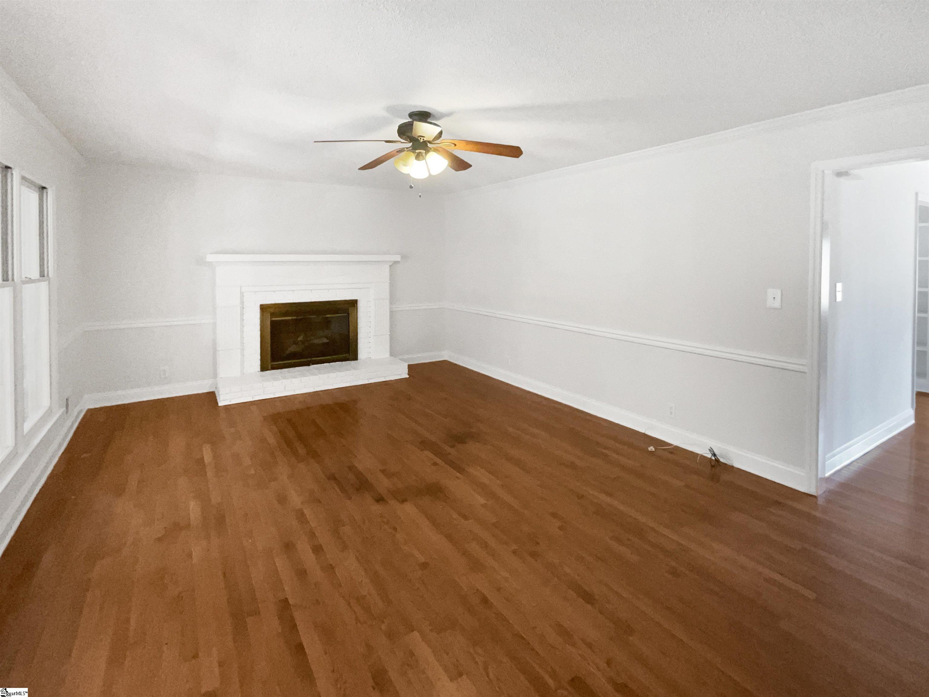 909 Burkshire Court Spartanburg, SC 29301